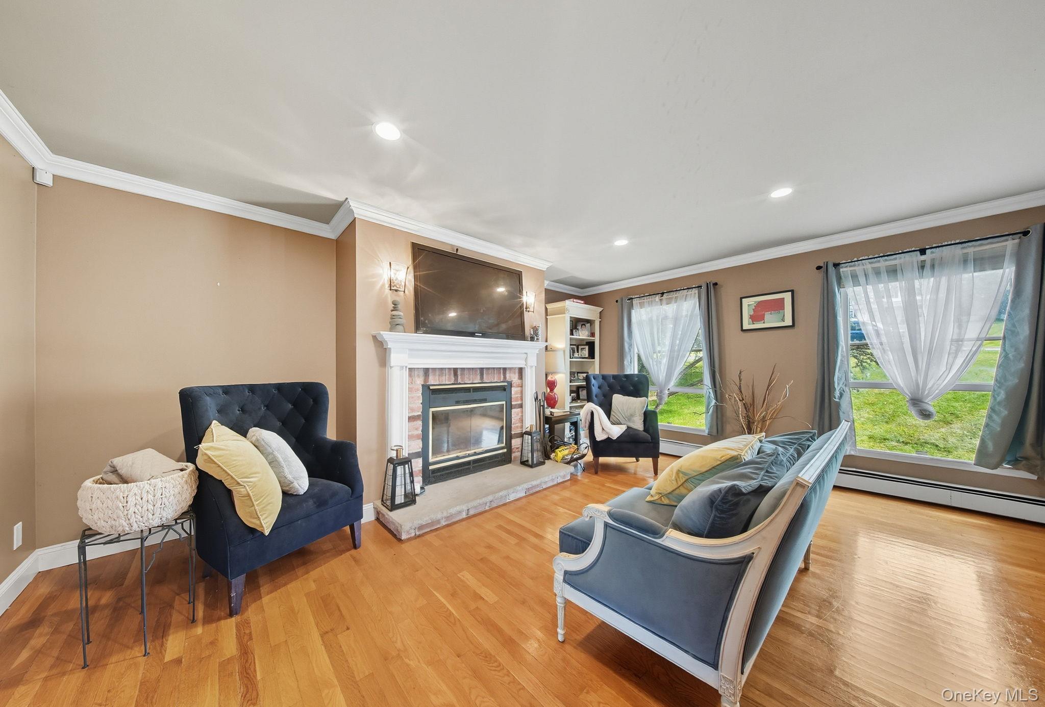 2 Dawn Court, Chester, NY 10918