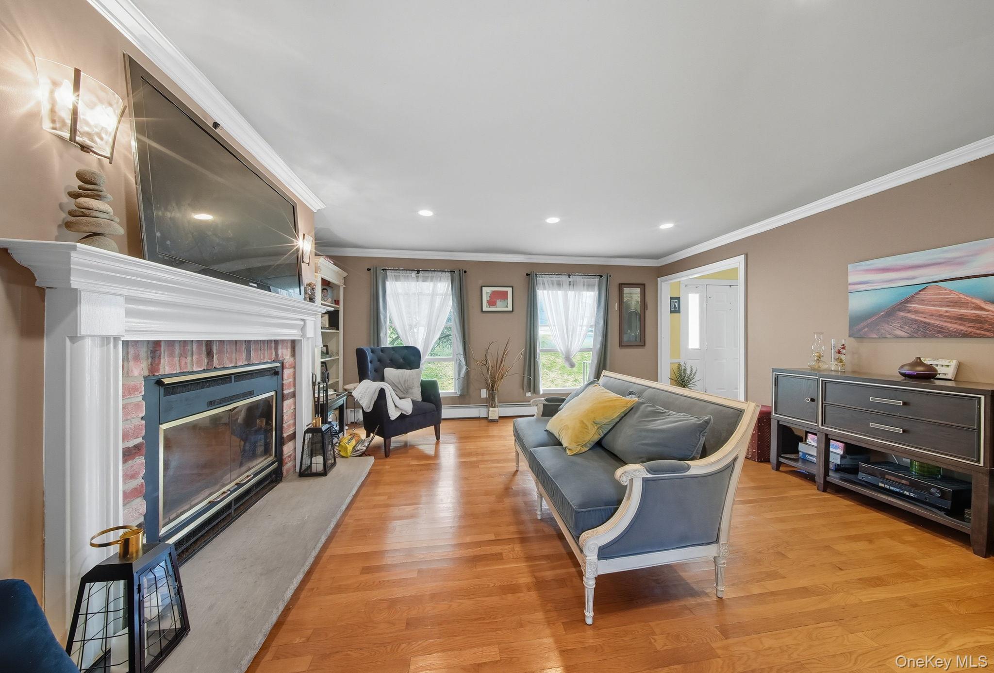 2 Dawn Court, Chester, NY 10918