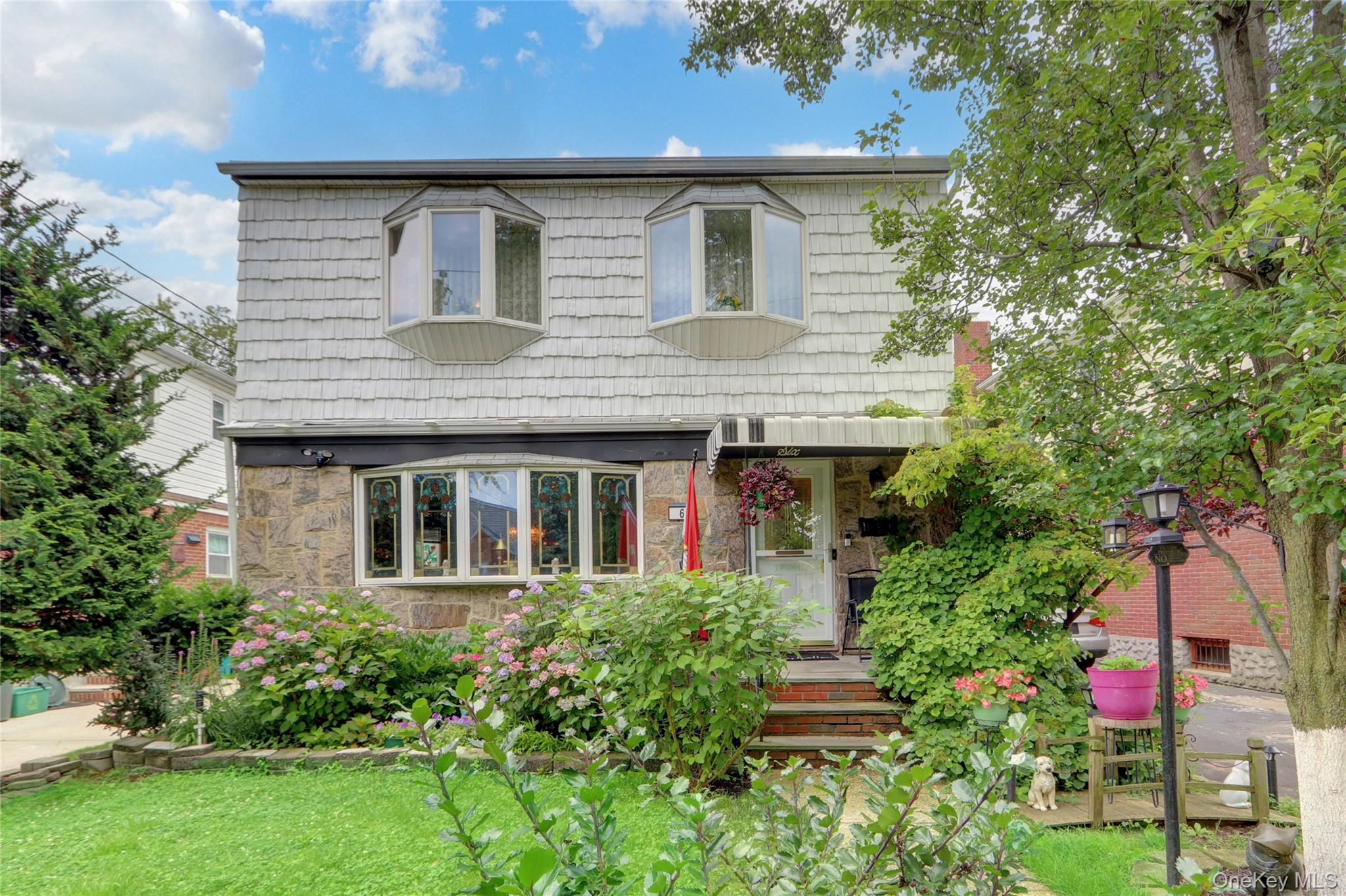 6 Fernwood Terrace N, Garden City South, NY 11530
