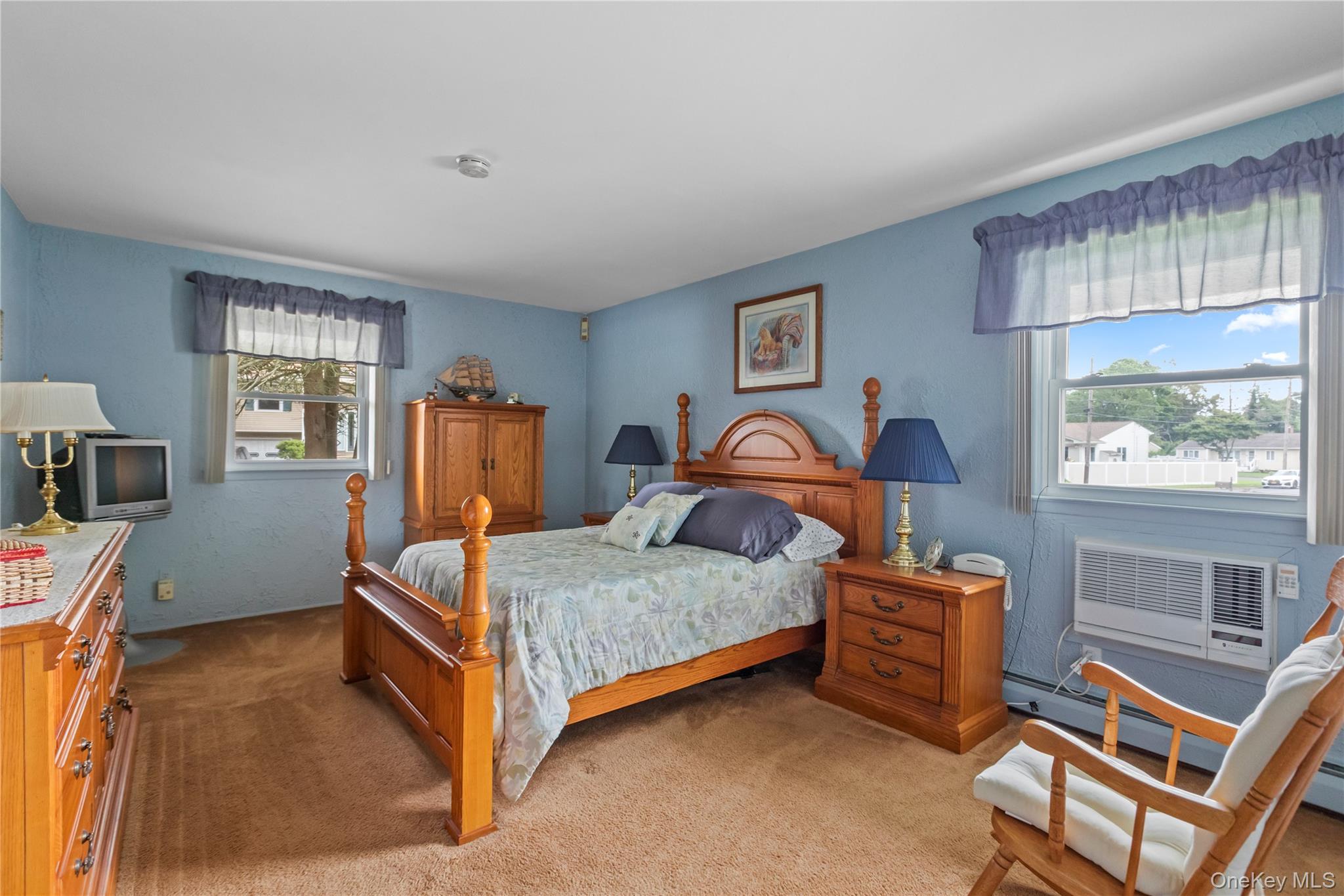 18 Sterling Place, Sayville, NY 11782