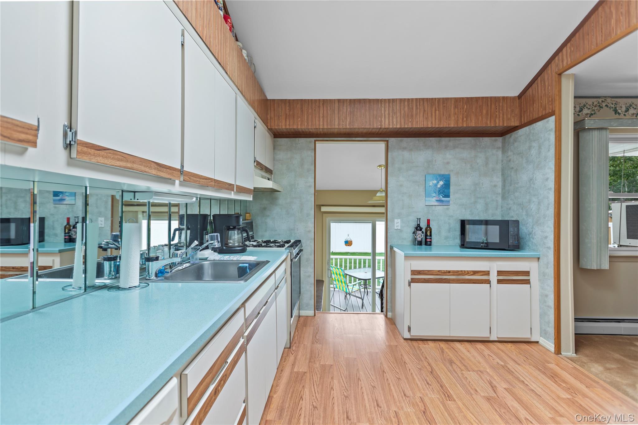 18 Sterling Place, Sayville, NY 11782