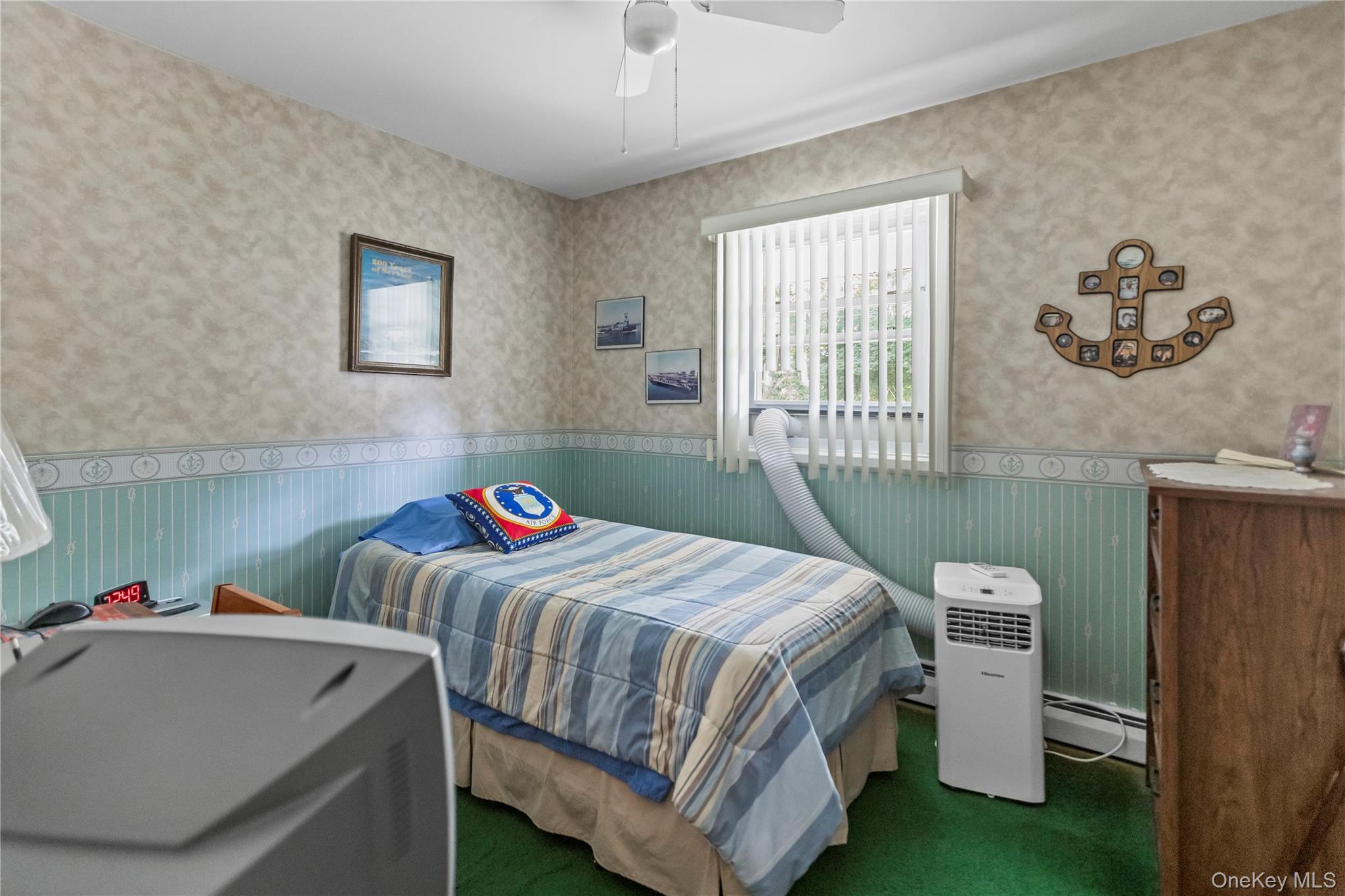 18 Sterling Place, Sayville, NY 11782