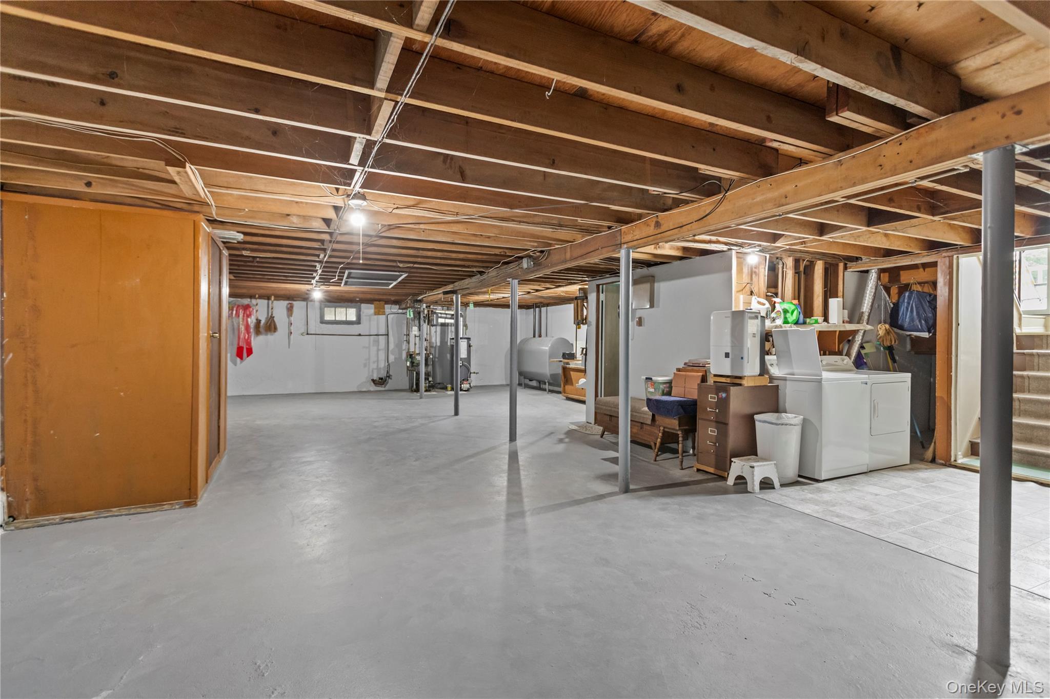 18 Sterling Place, Sayville, NY 11782