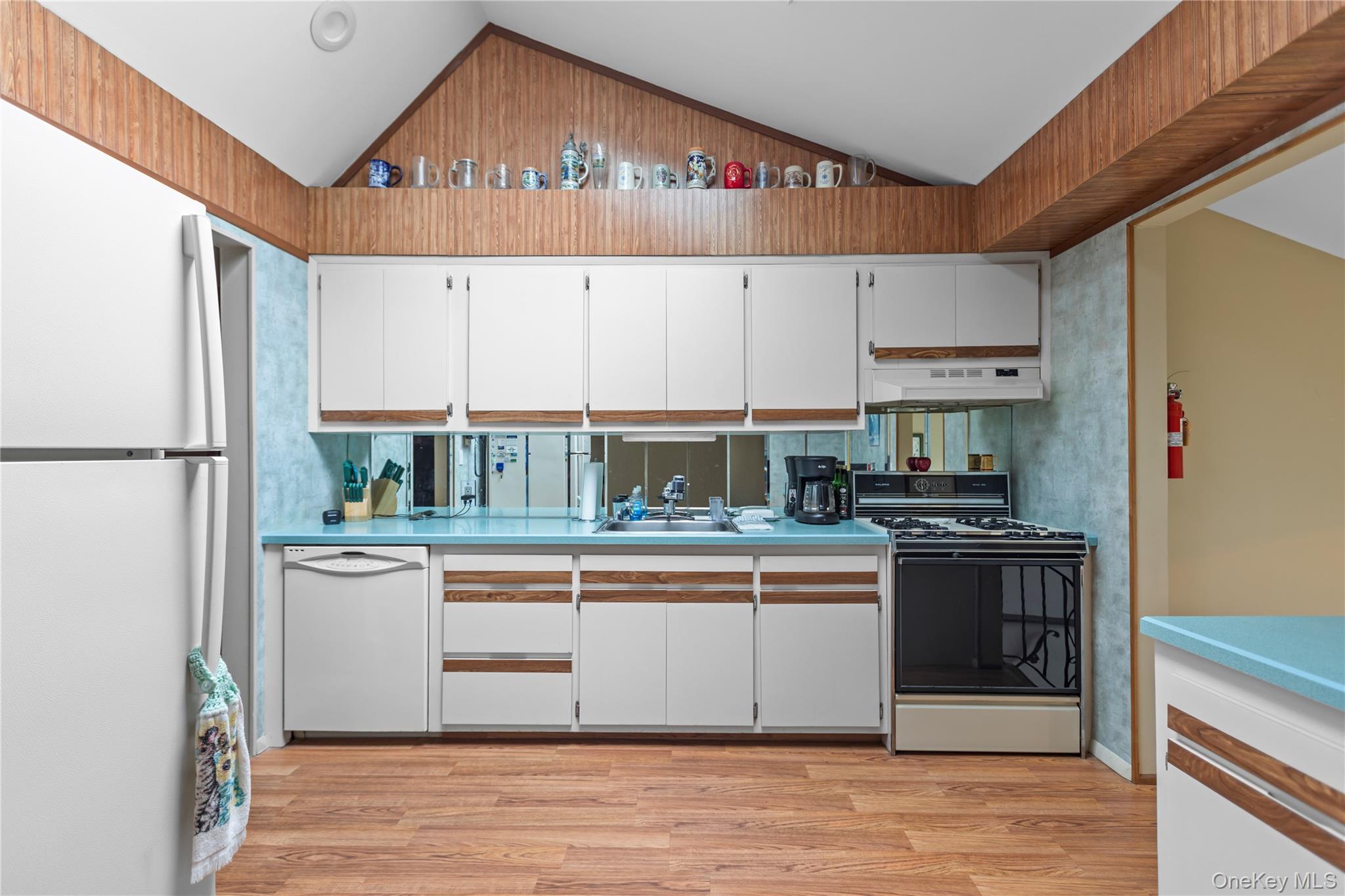 18 Sterling Place, Sayville, NY 11782