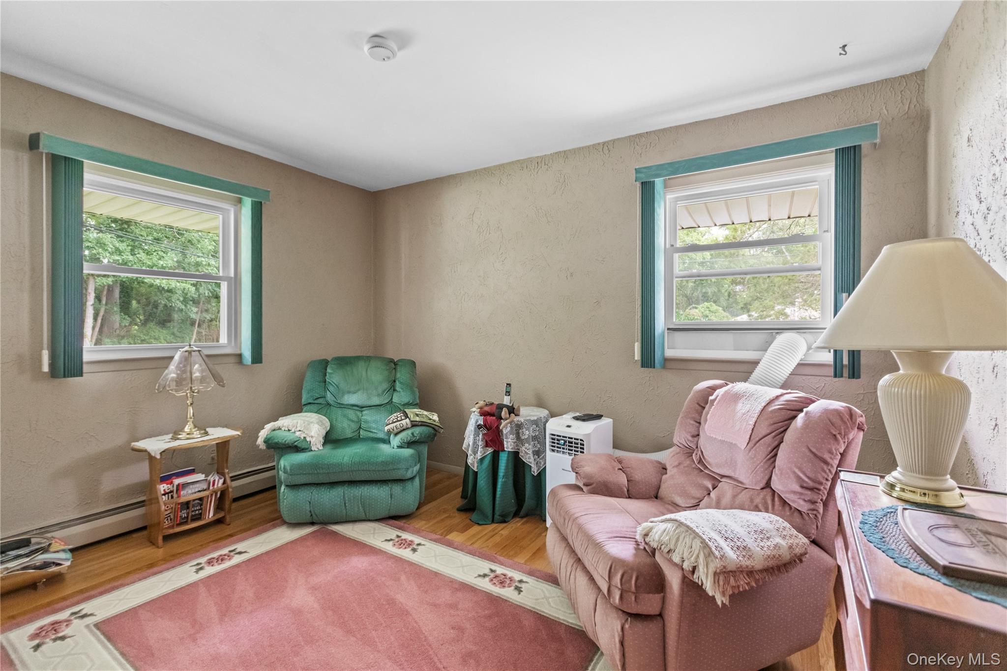 18 Sterling Place, Sayville, NY 11782