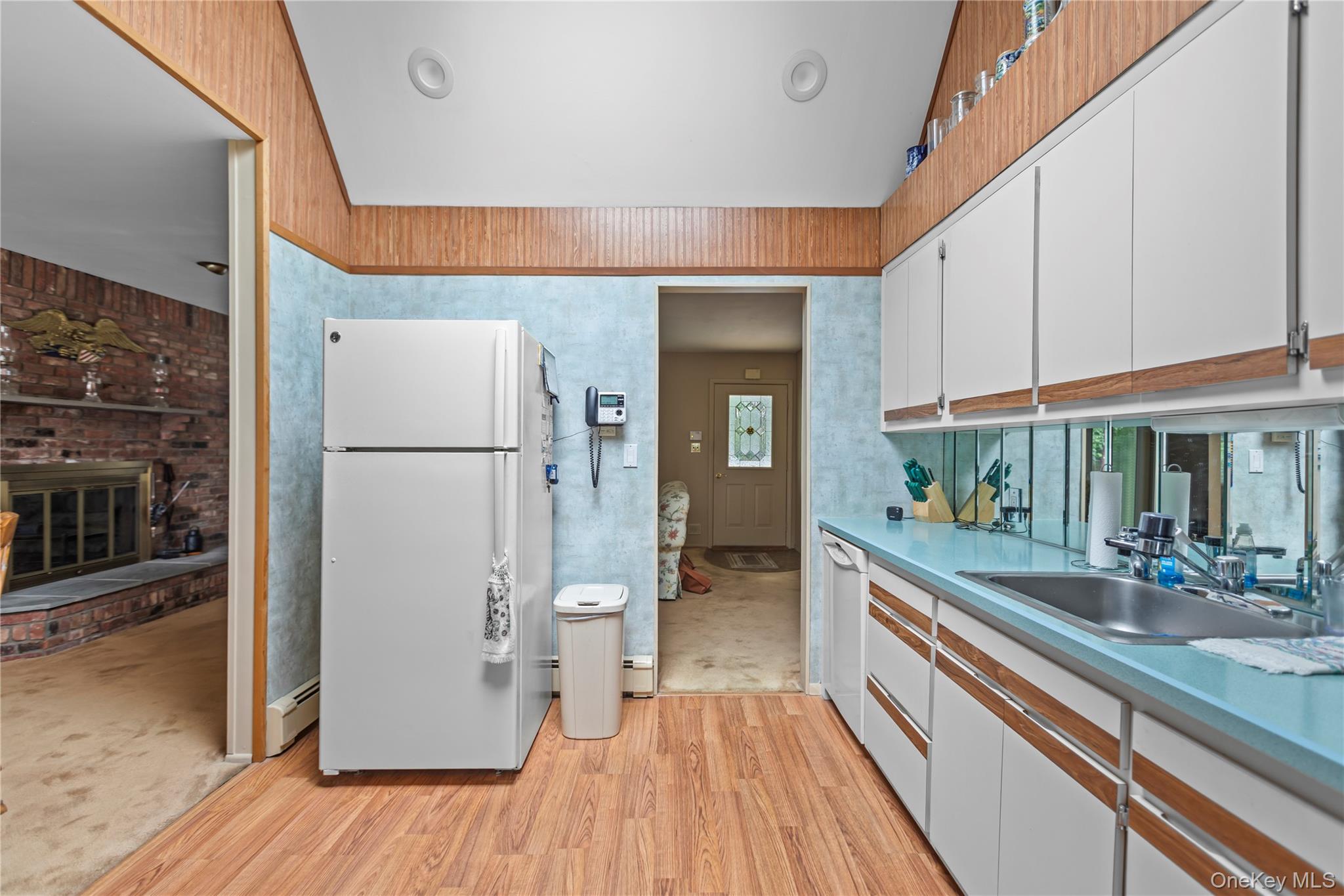 18 Sterling Place, Sayville, NY 11782