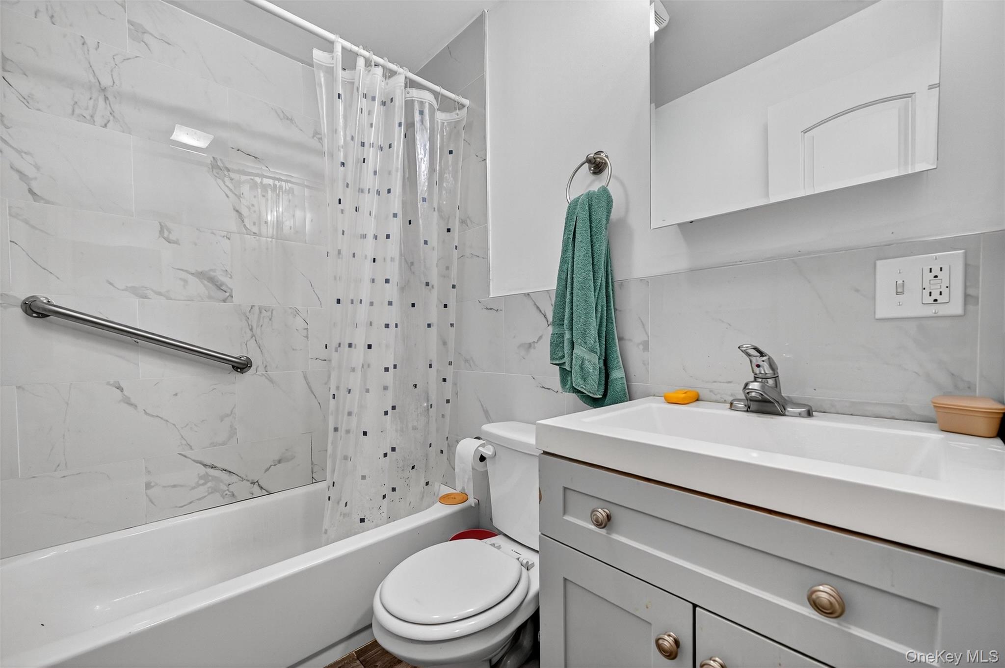 356 N Broadway, Yonkers, NY 10701