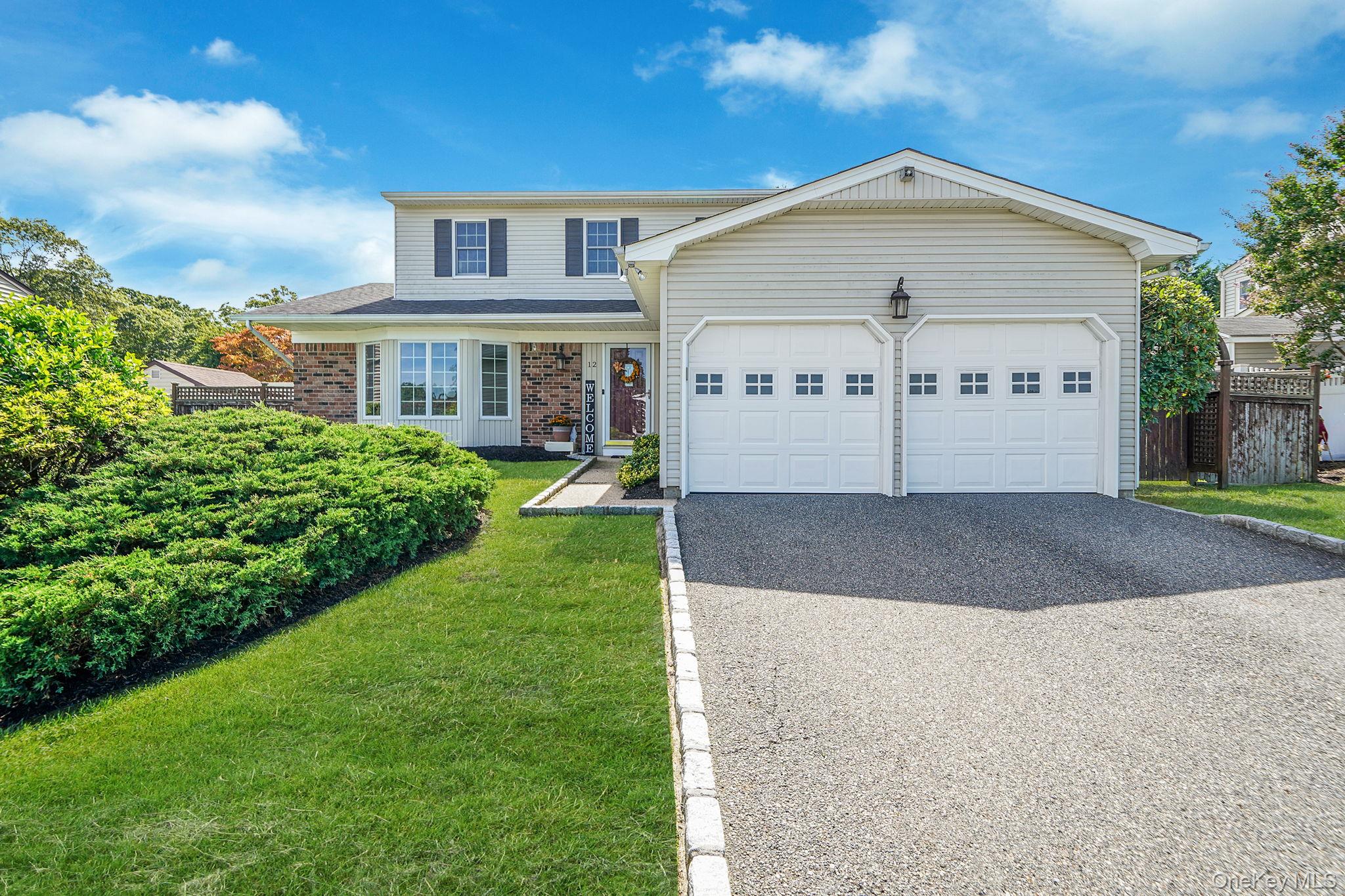 12 Morris Avenue, Lake Grove, NY 11755