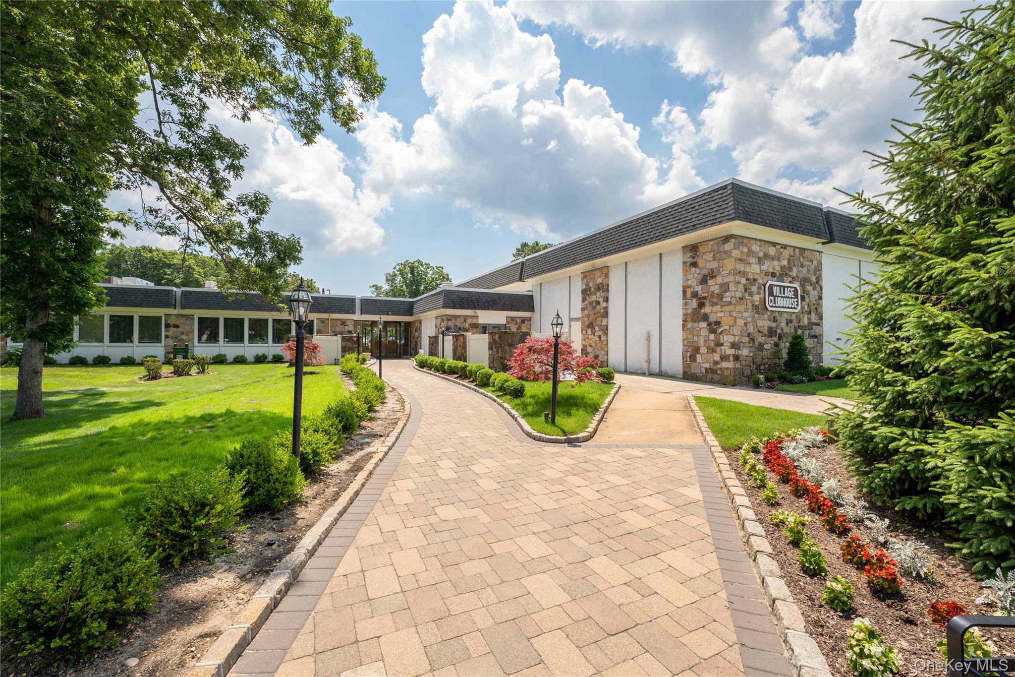 329 Woodbridge Drive # A, Ridge, NY 11961