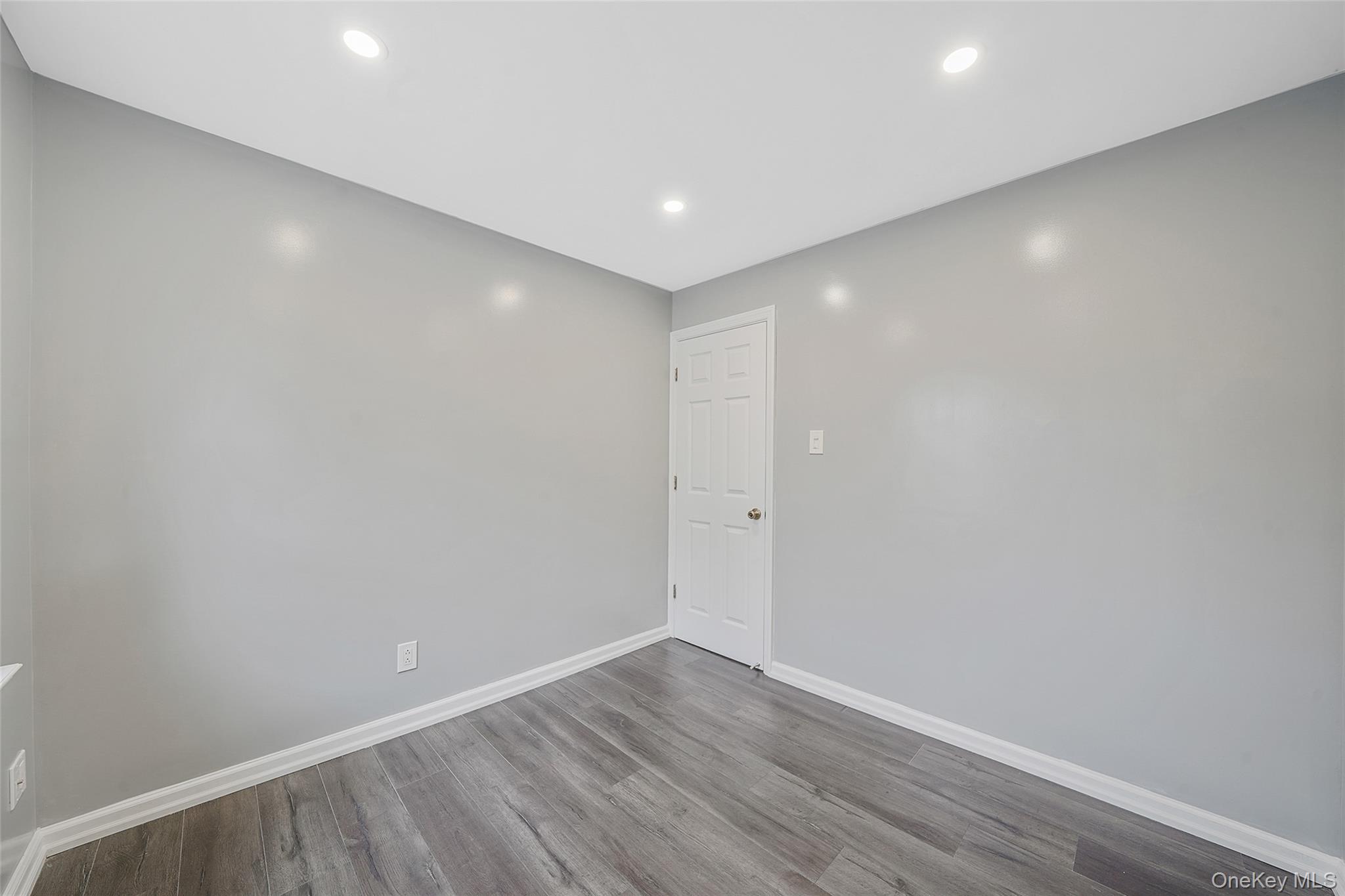 76 Cambridge Street, Valley Stream, NY 11581