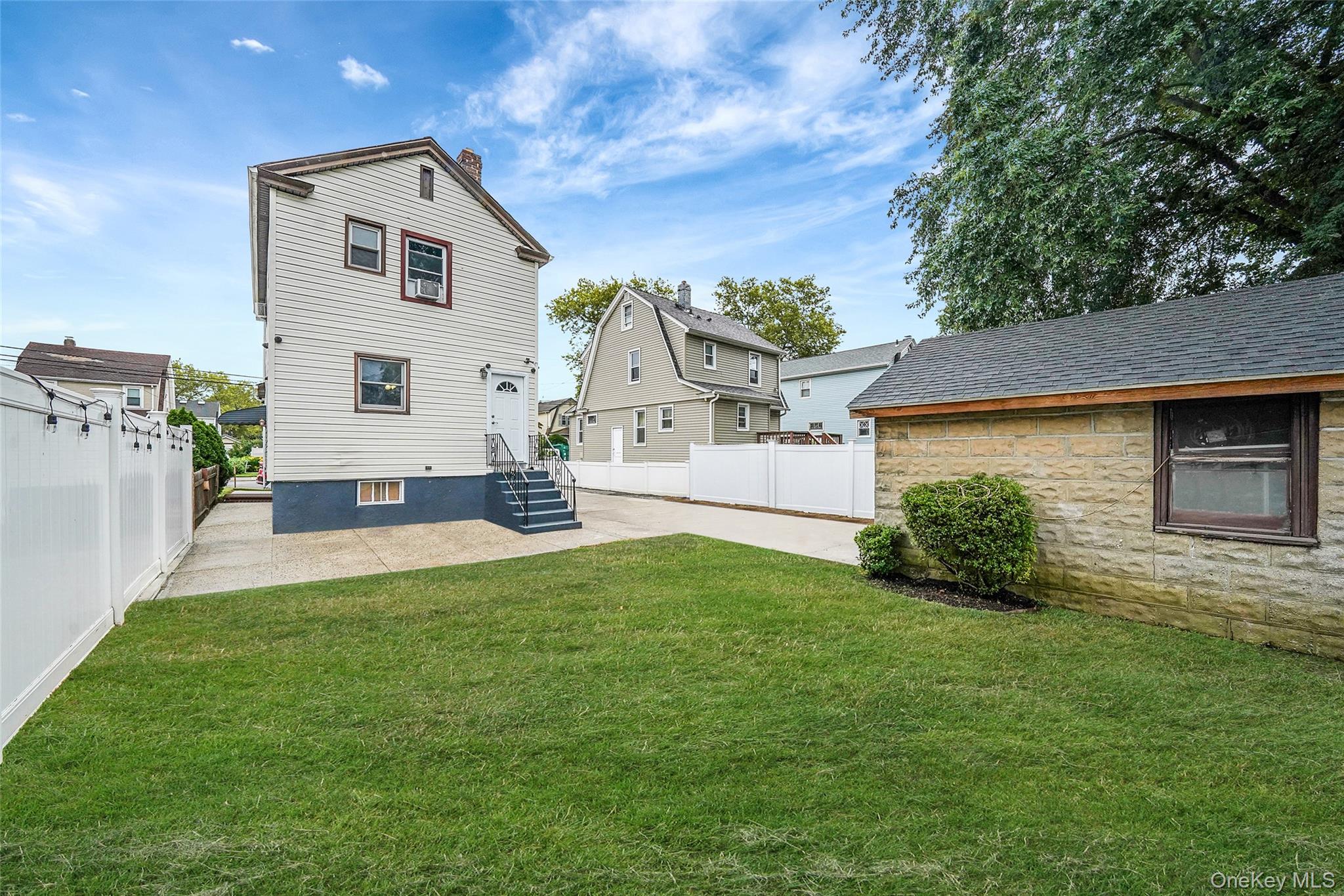 76 Cambridge Street, Valley Stream, NY 11581