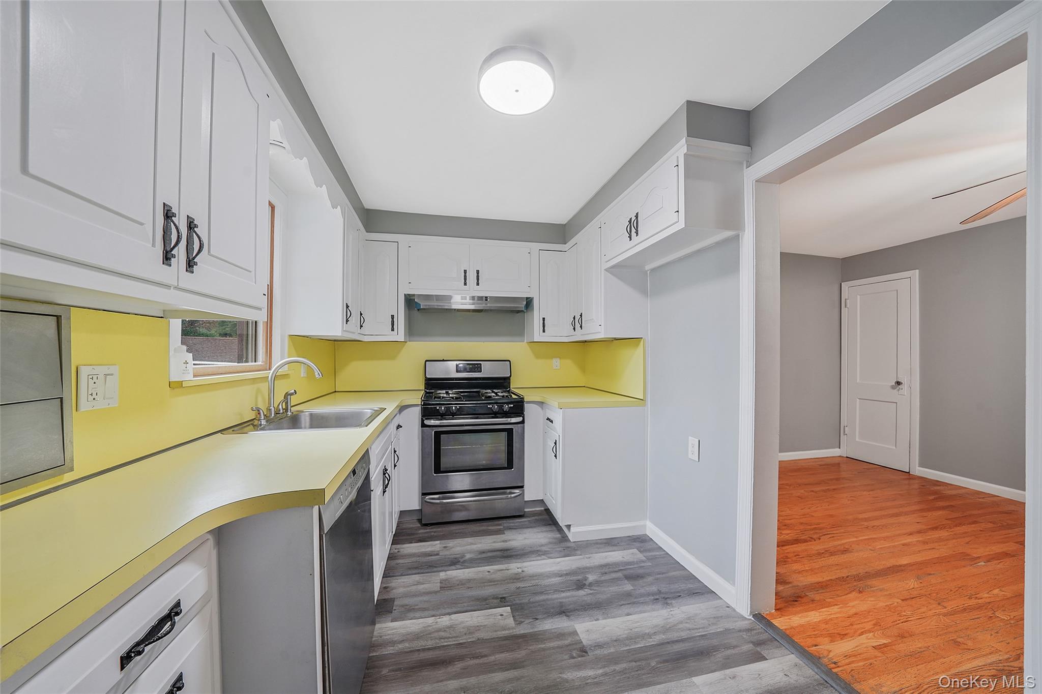 76 Cambridge Street, Valley Stream, NY 11581