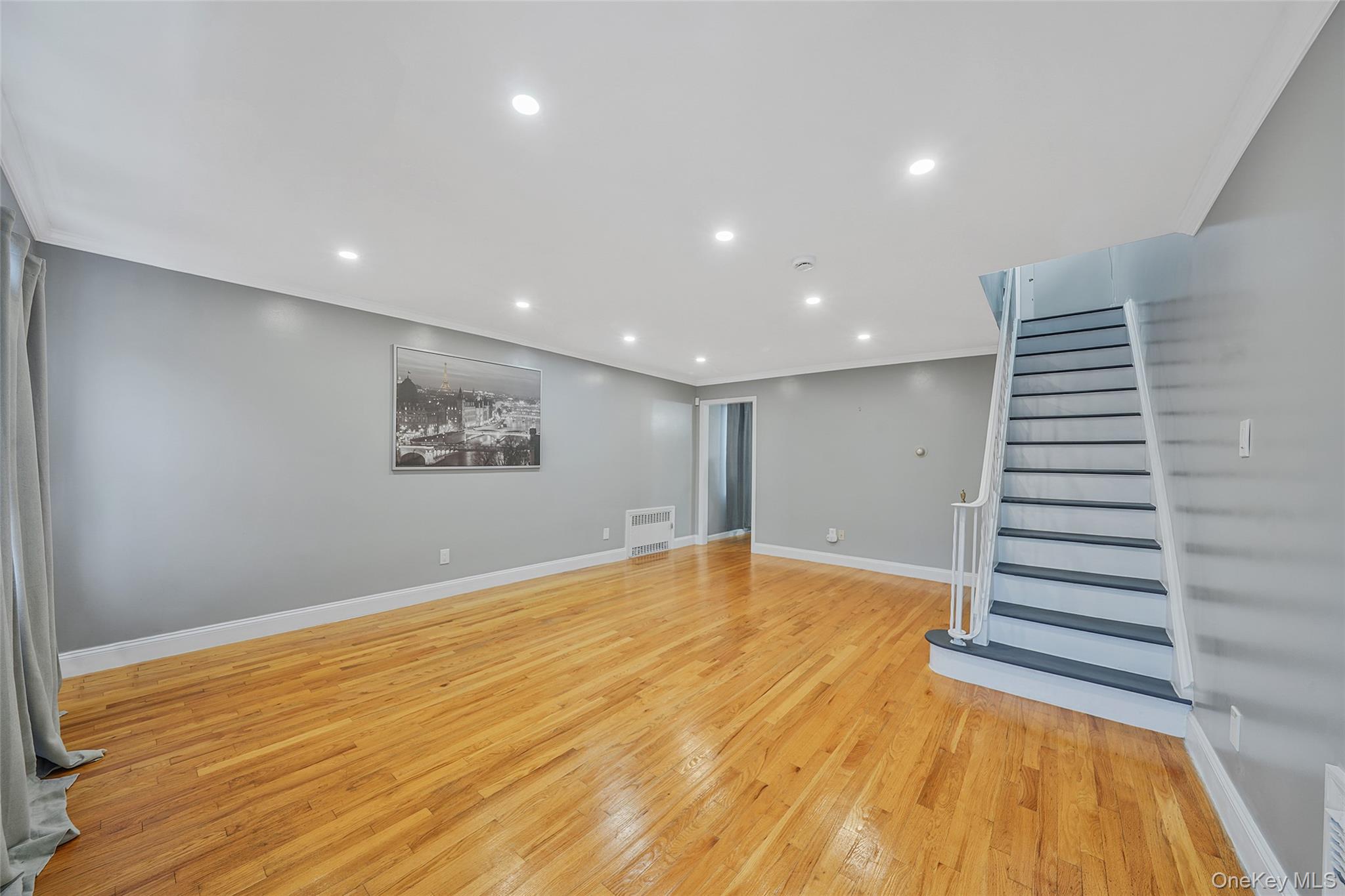 76 Cambridge Street, Valley Stream, NY 11581