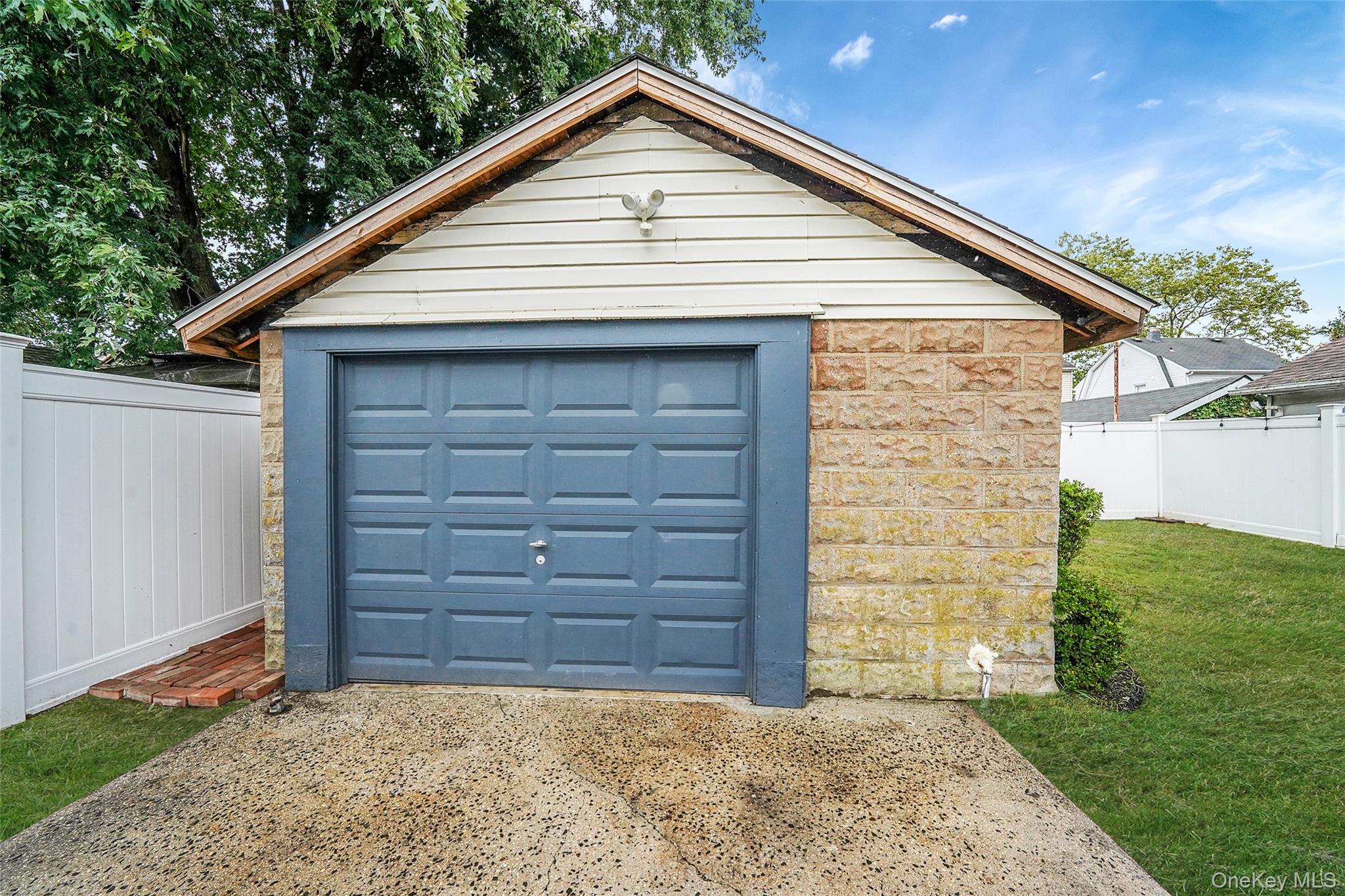 76 Cambridge Street, Valley Stream, NY 11581