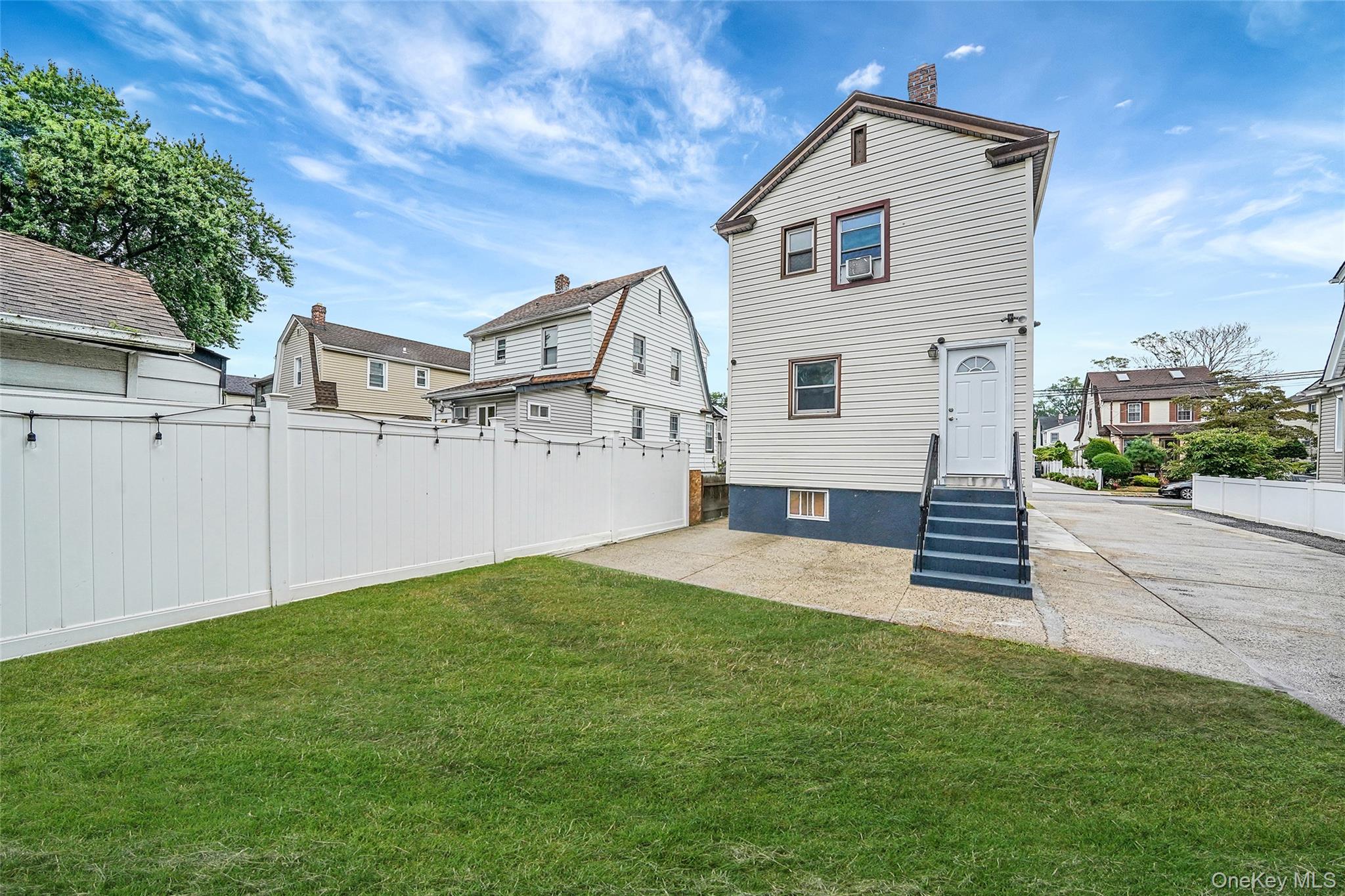 76 Cambridge Street, Valley Stream, NY 11581