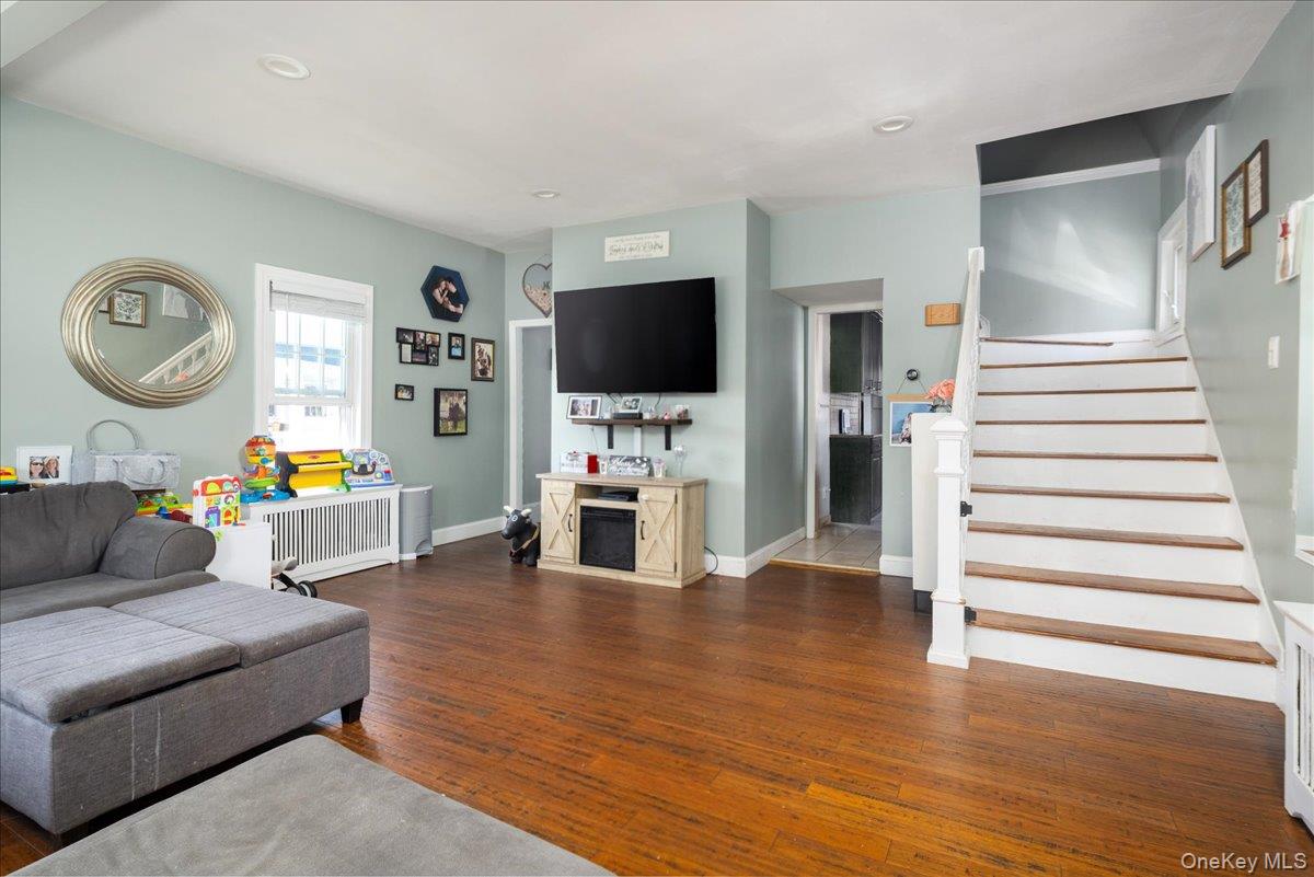 404 Silver Lane, Oceanside, NY 11572