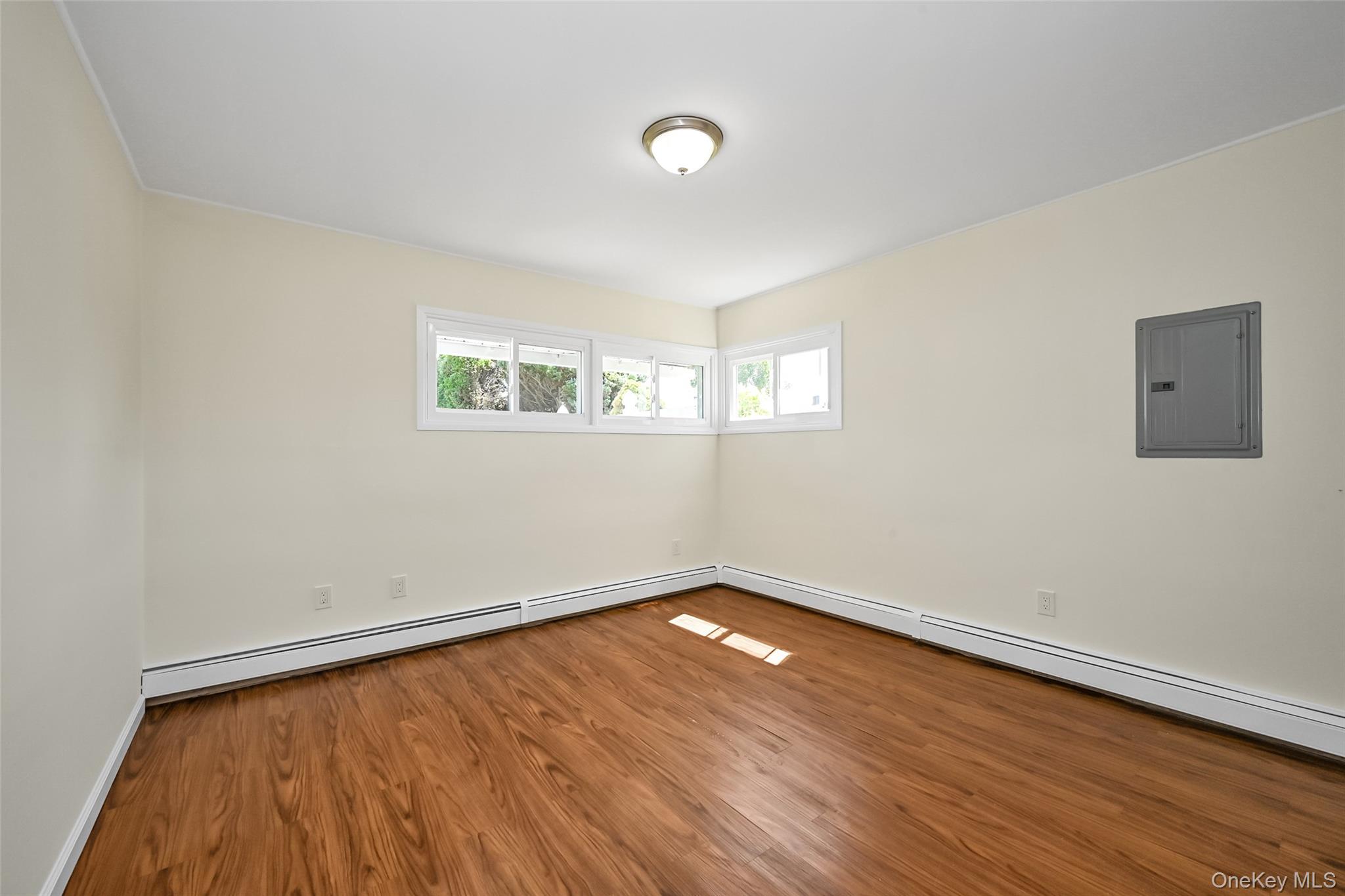 77 Autumn Lane, Hicksville, NY 11801