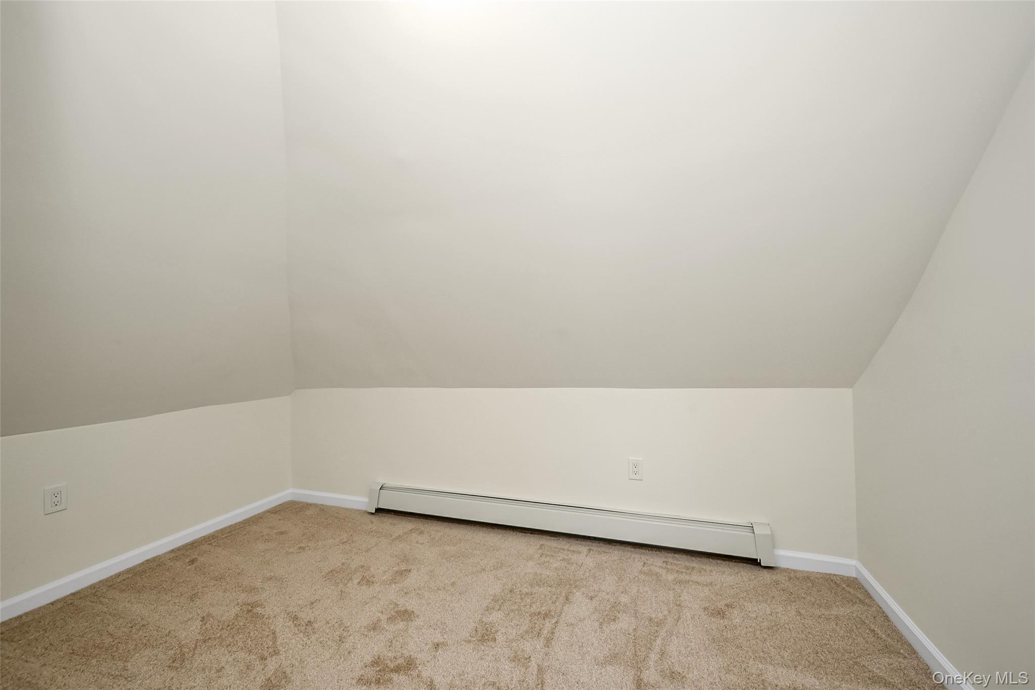 77 Autumn Lane, Hicksville, NY 11801