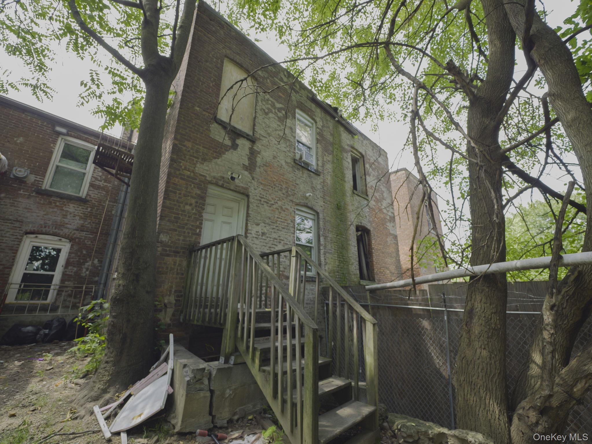 83 William Street, Newburgh, NY 12550