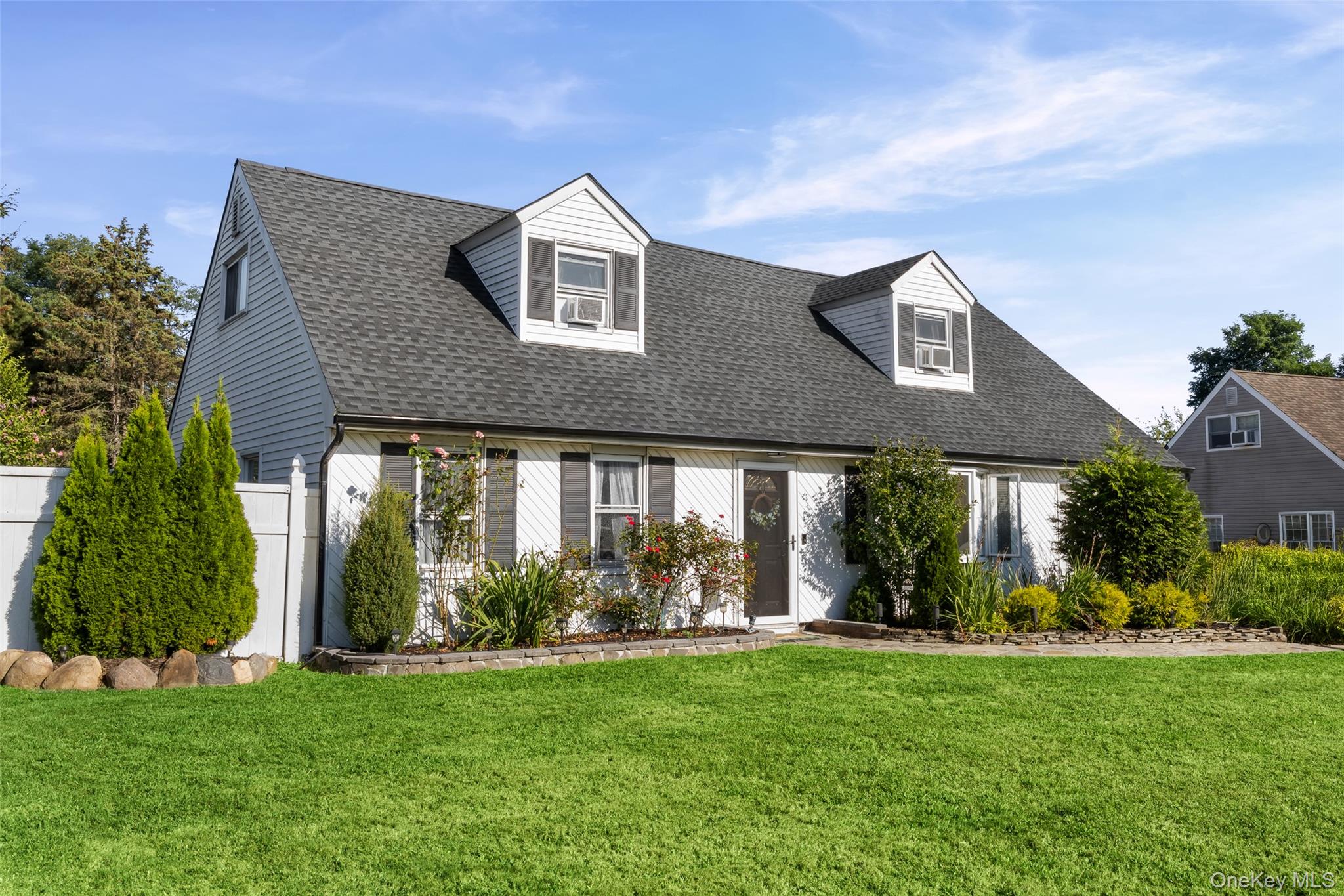 68 Rosemont Avenue, Farmingville, NY 11738