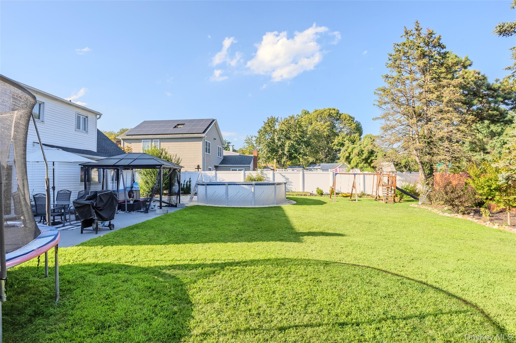 68 Rosemont Avenue, Farmingville, NY 11738