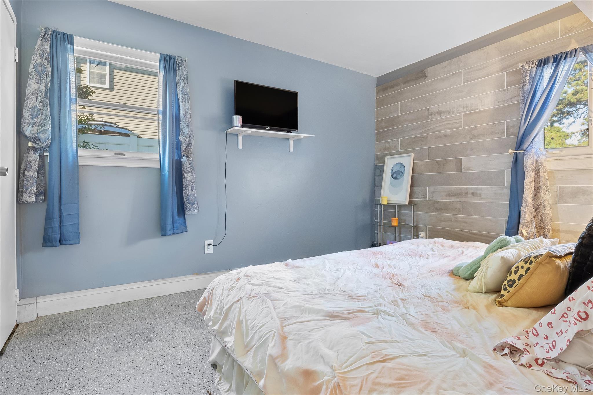 68 Rosemont Avenue, Farmingville, NY 11738