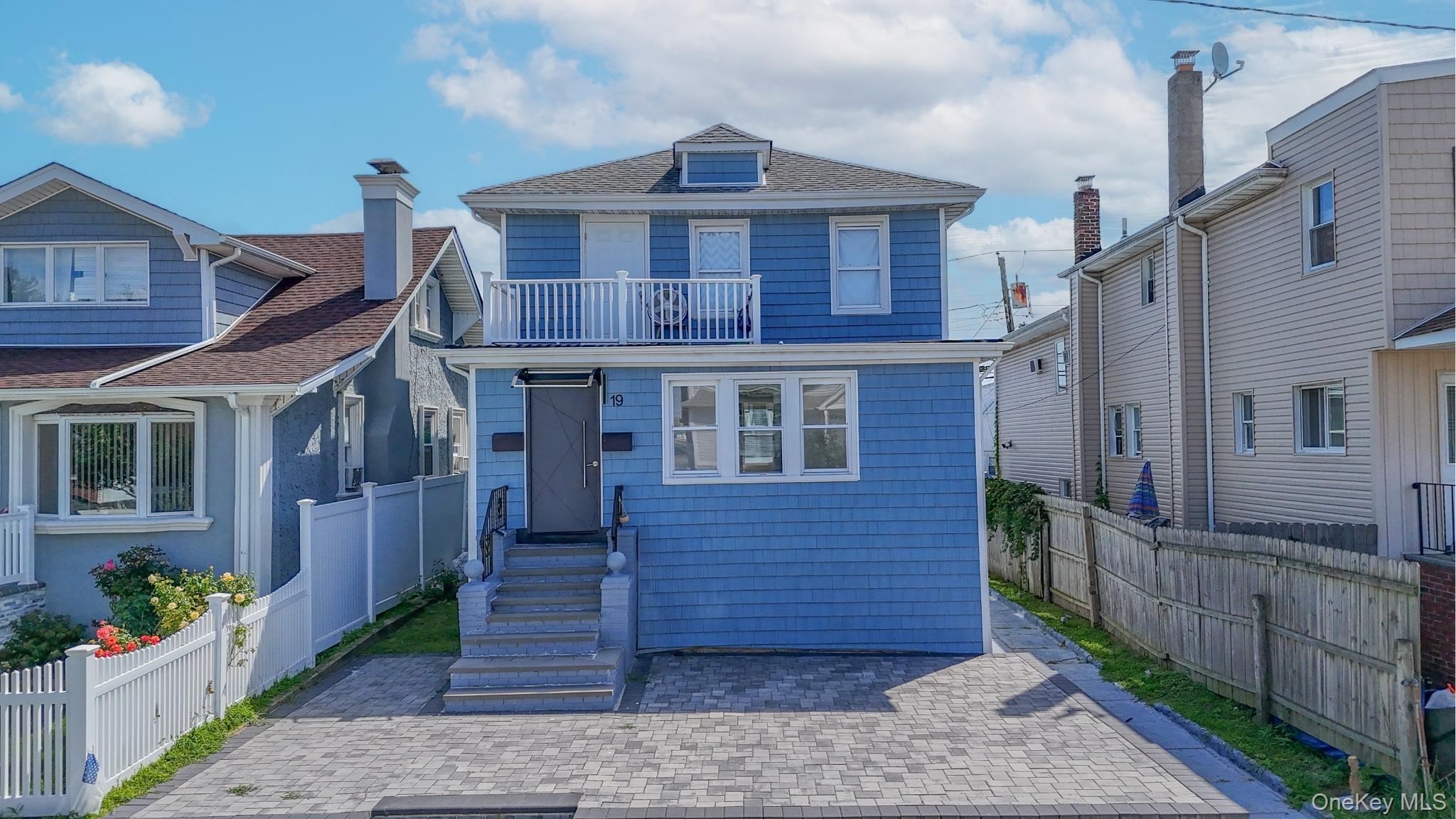 19 Parma Road, Island Park, NY 11558