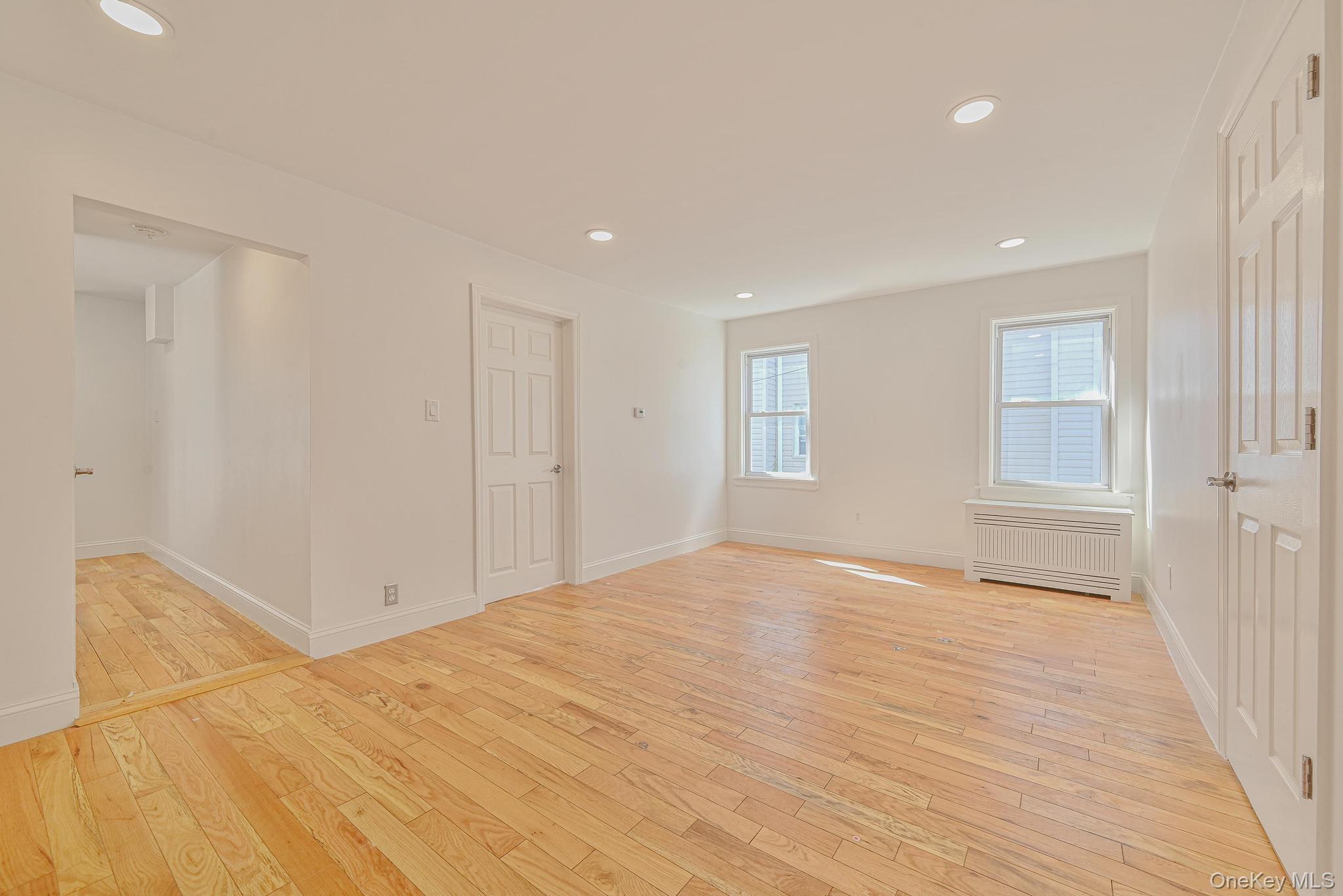 19 Parma Road, Island Park, NY 11558