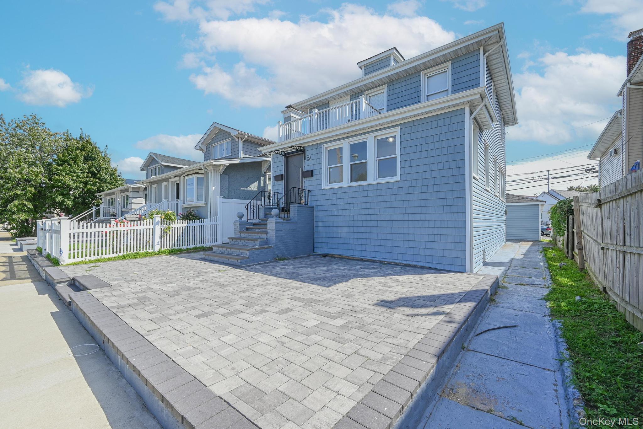 19 Parma Road, Island Park, NY 11558