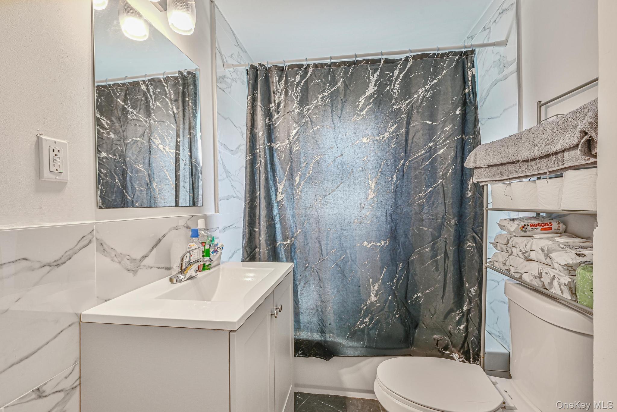 19 Parma Road, Island Park, NY 11558