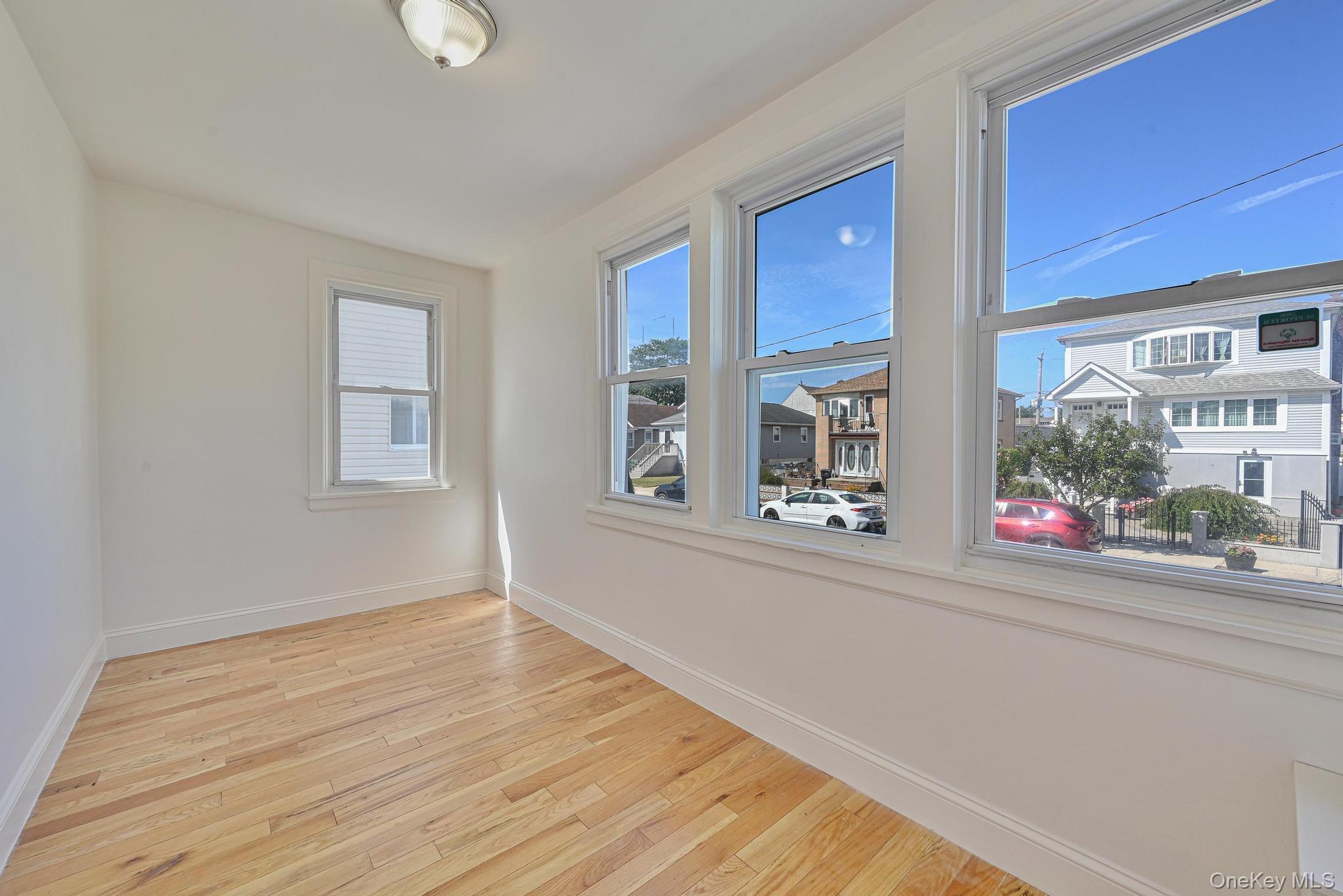 19 Parma Road, Island Park, NY 11558