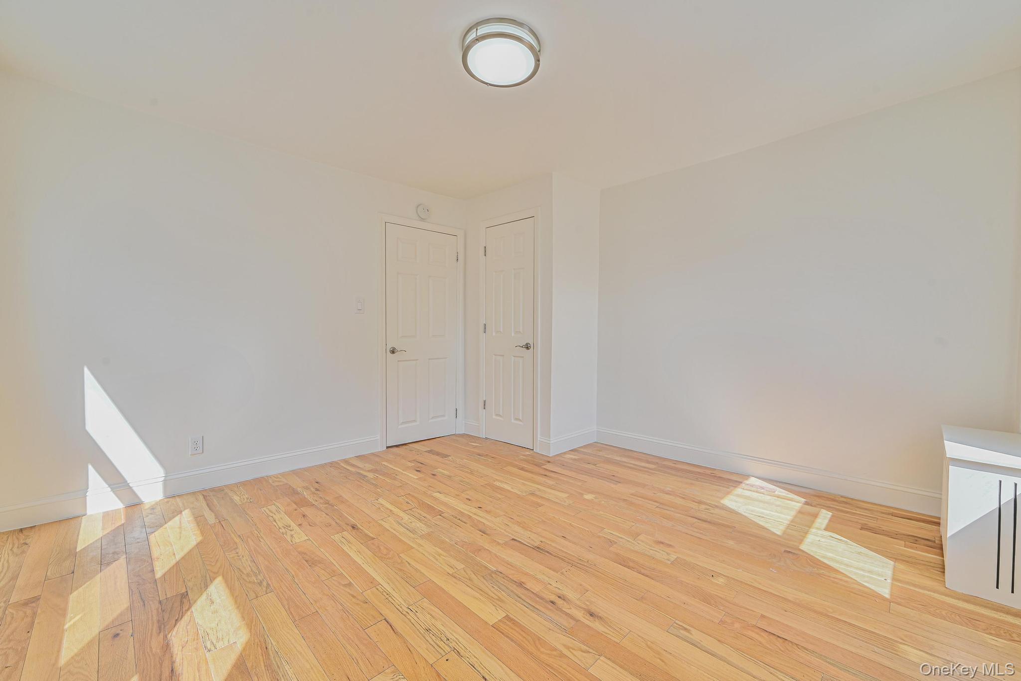 19 Parma Road, Island Park, NY 11558