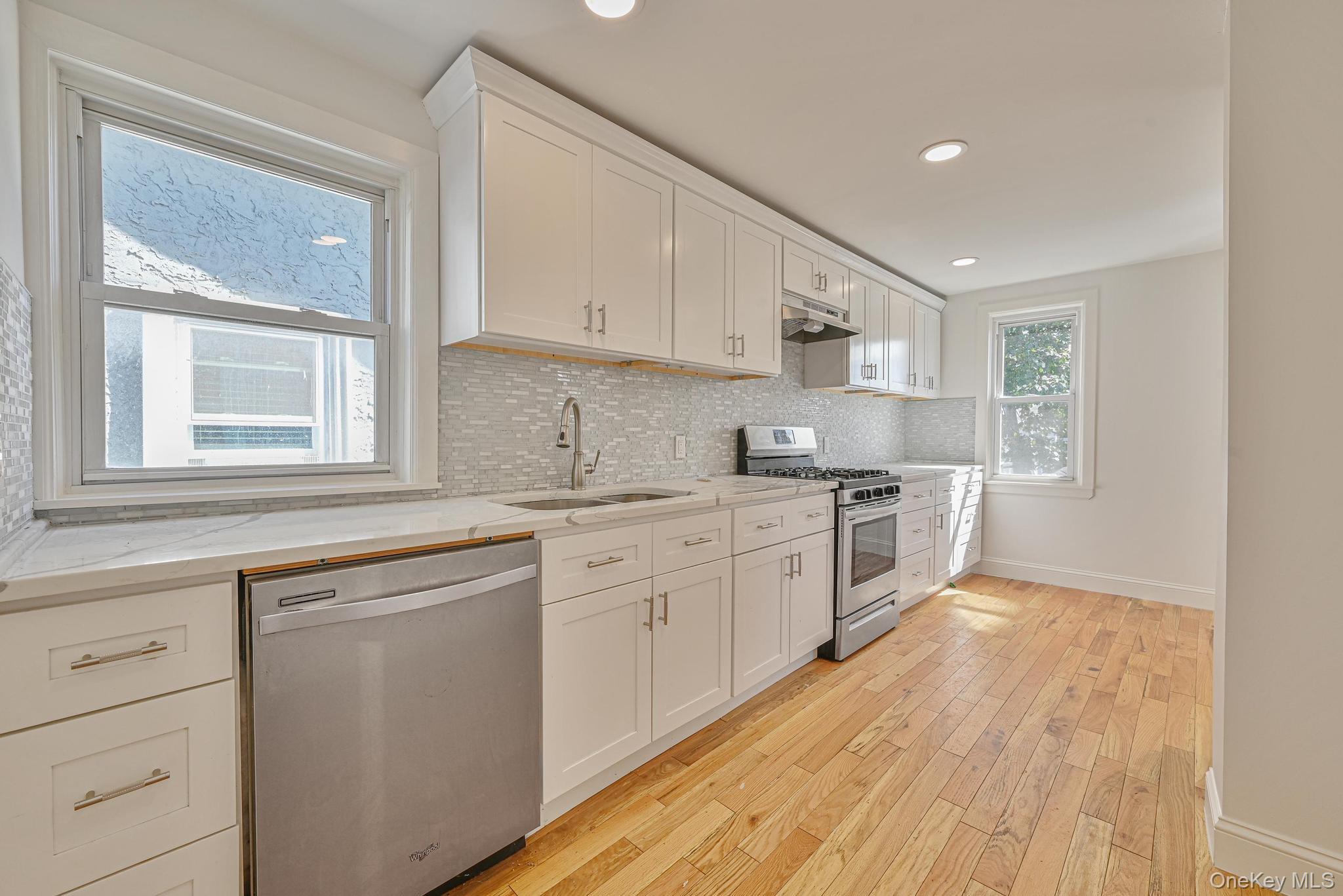 19 Parma Road, Island Park, NY 11558