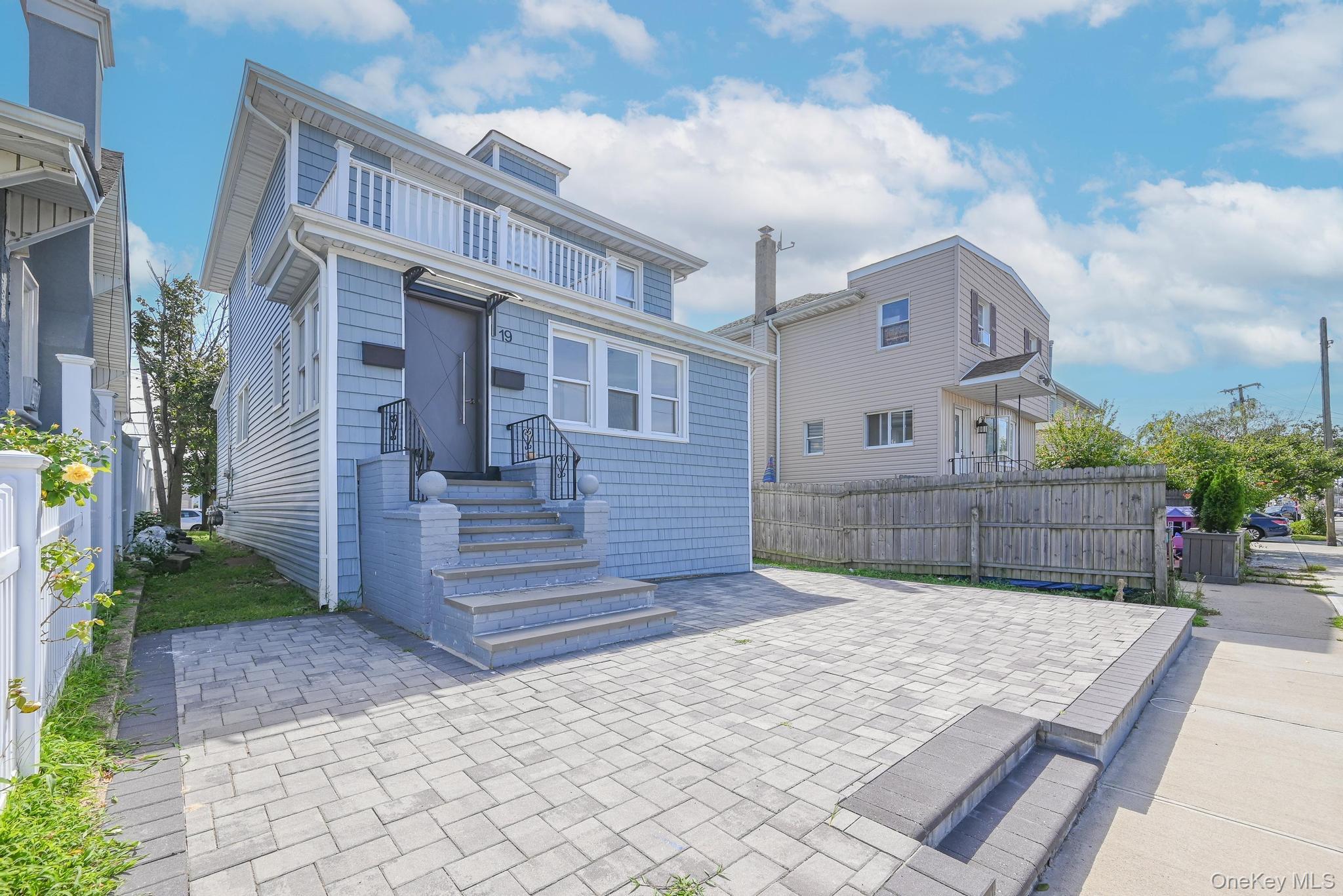 19 Parma Road, Island Park, NY 11558