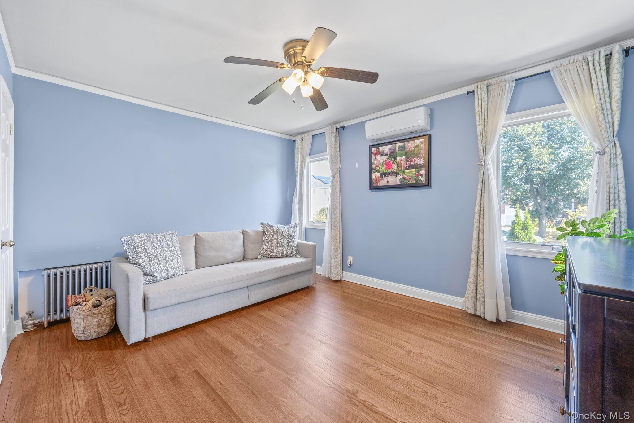 18 Rose Lane, New Hyde Park, NY 11040