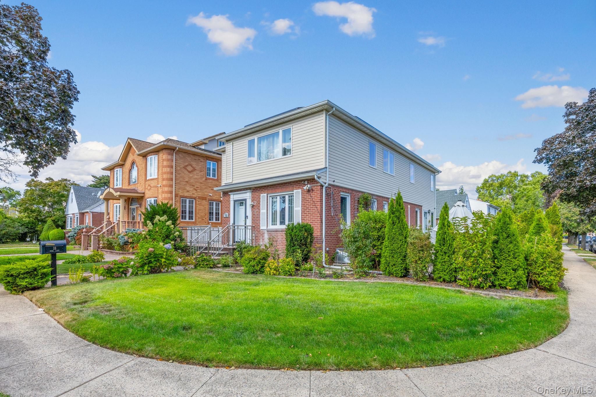 18 Rose Lane, New Hyde Park, NY 11040