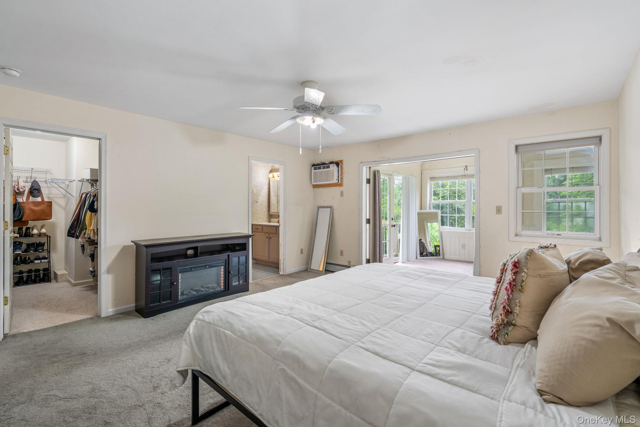 7 Van Keuren Avenue, Pine Bush, NY 12566