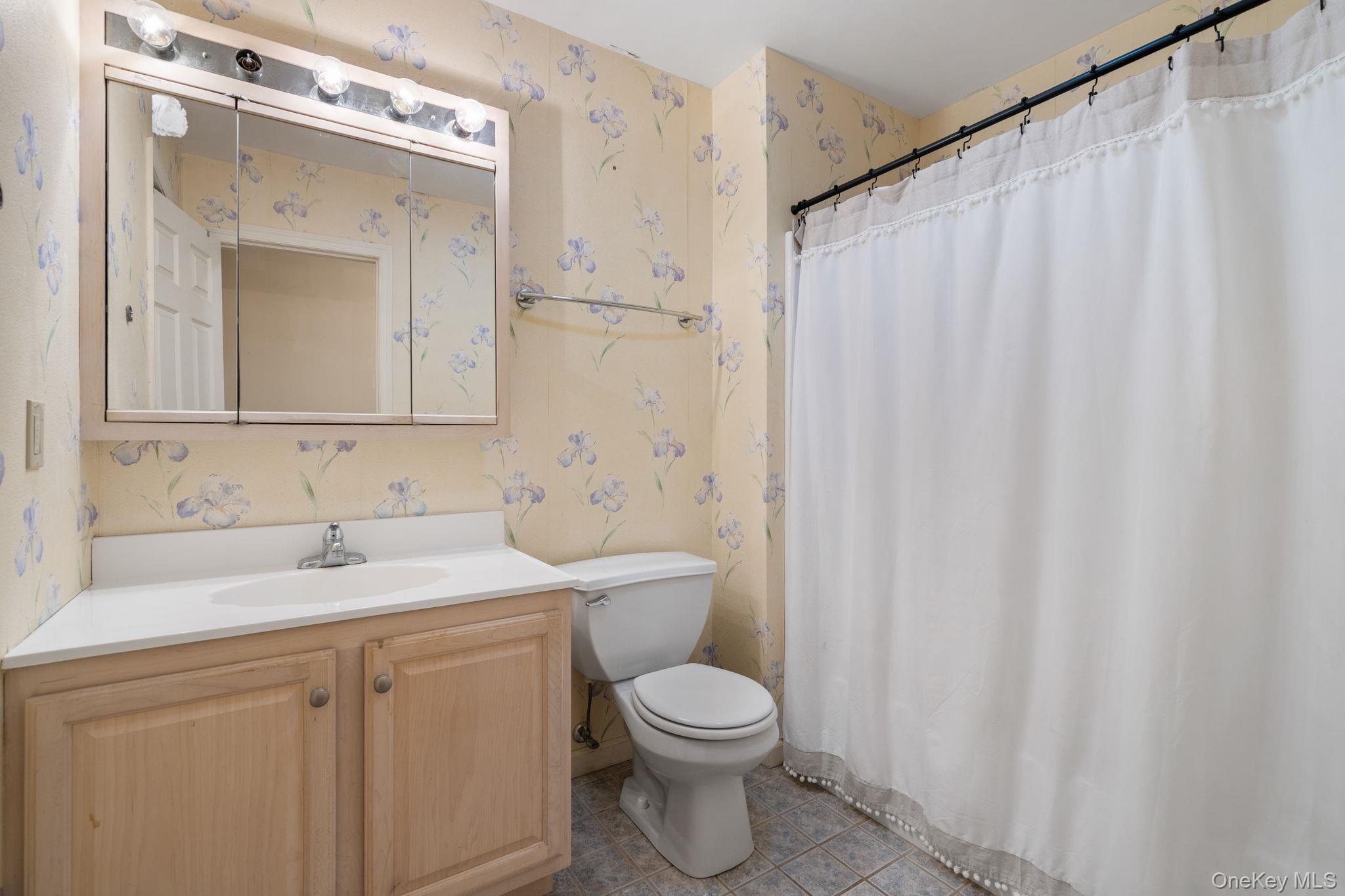 7 Van Keuren Avenue, Pine Bush, NY 12566