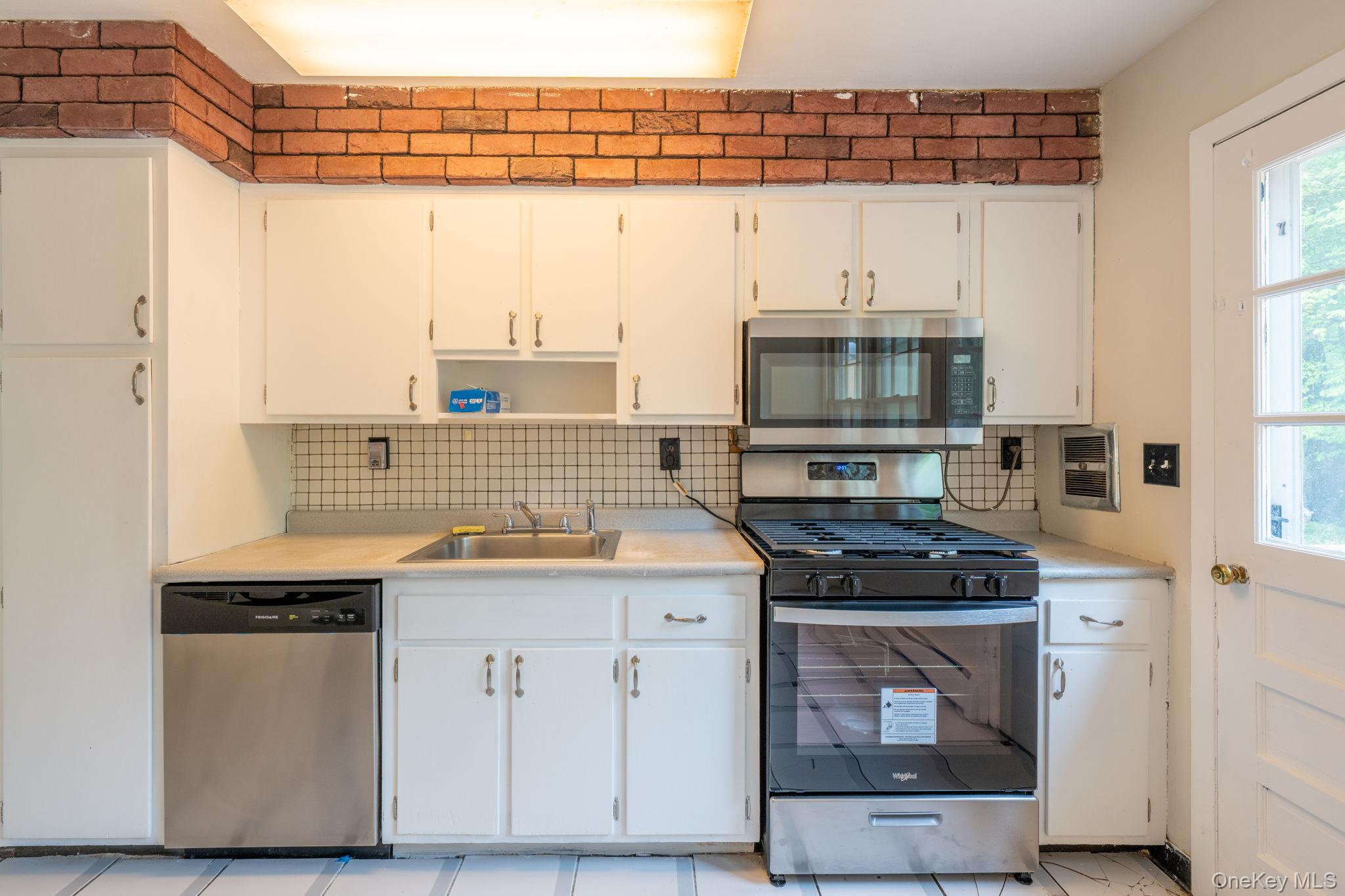 1 S Delaware Drive, Nyack, NY 10960