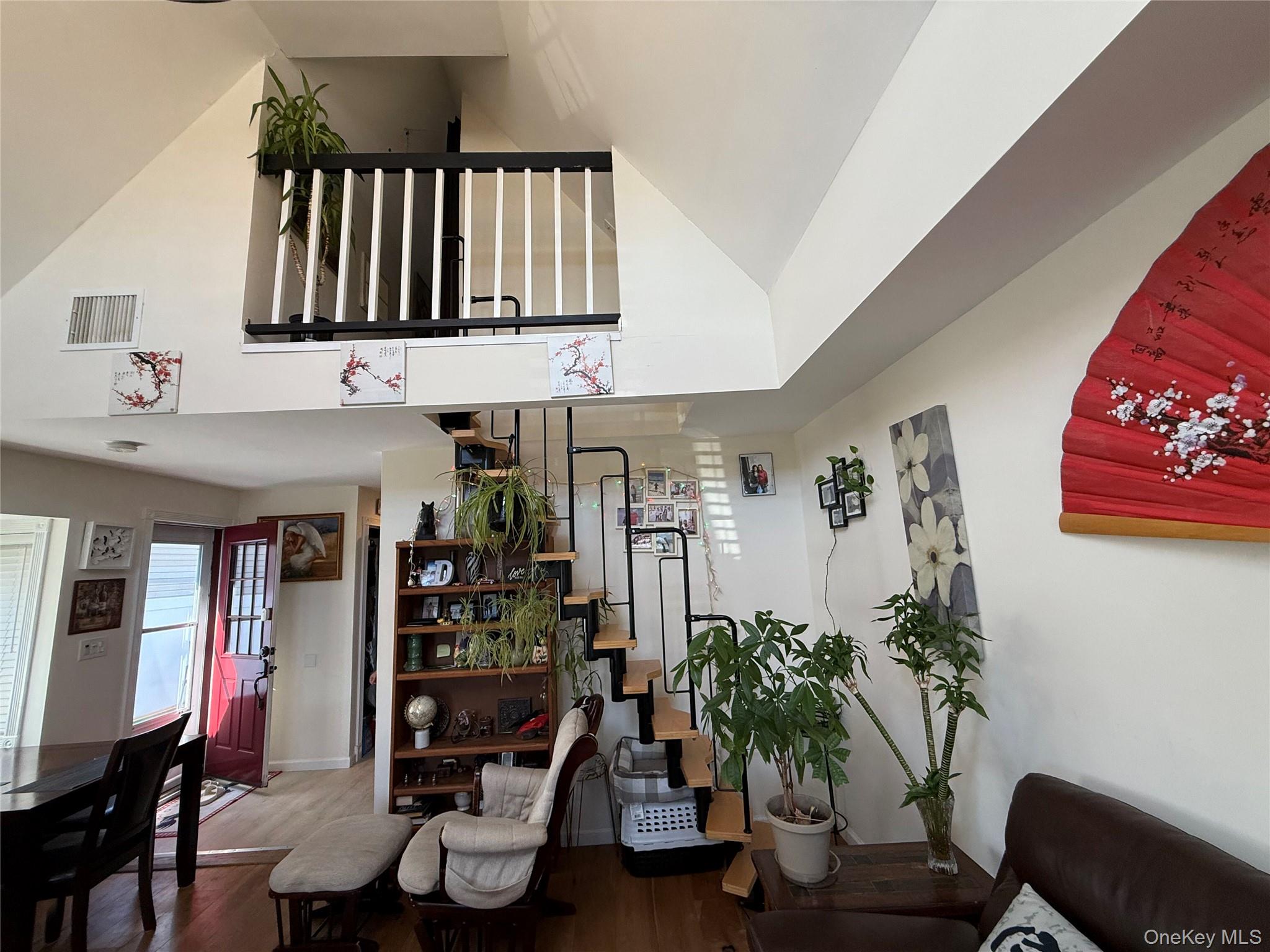 3 Desoto Road, Amity Harbor, NY 11701