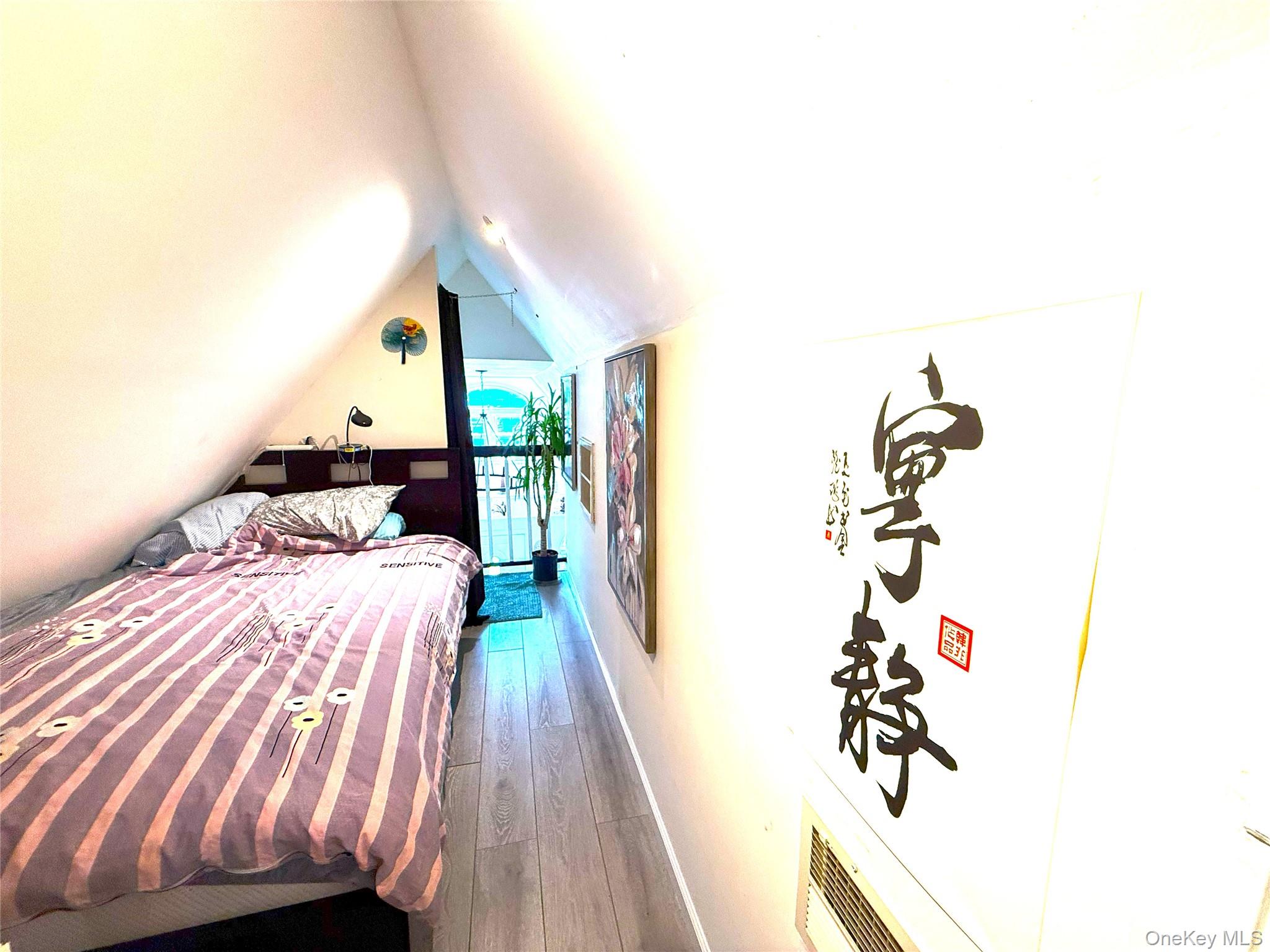 3 Desoto Road, Amity Harbor, NY 11701