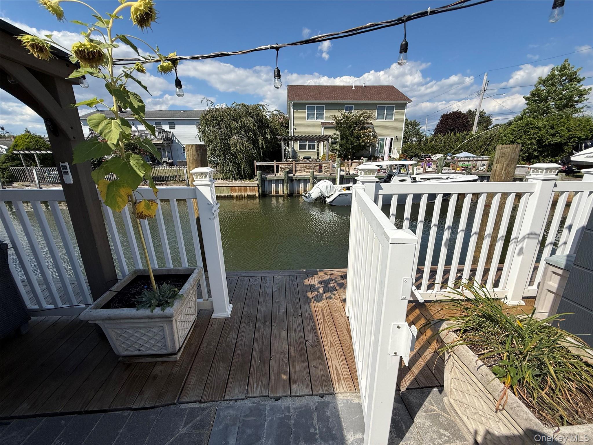 3 Desoto Road, Amity Harbor, NY 11701