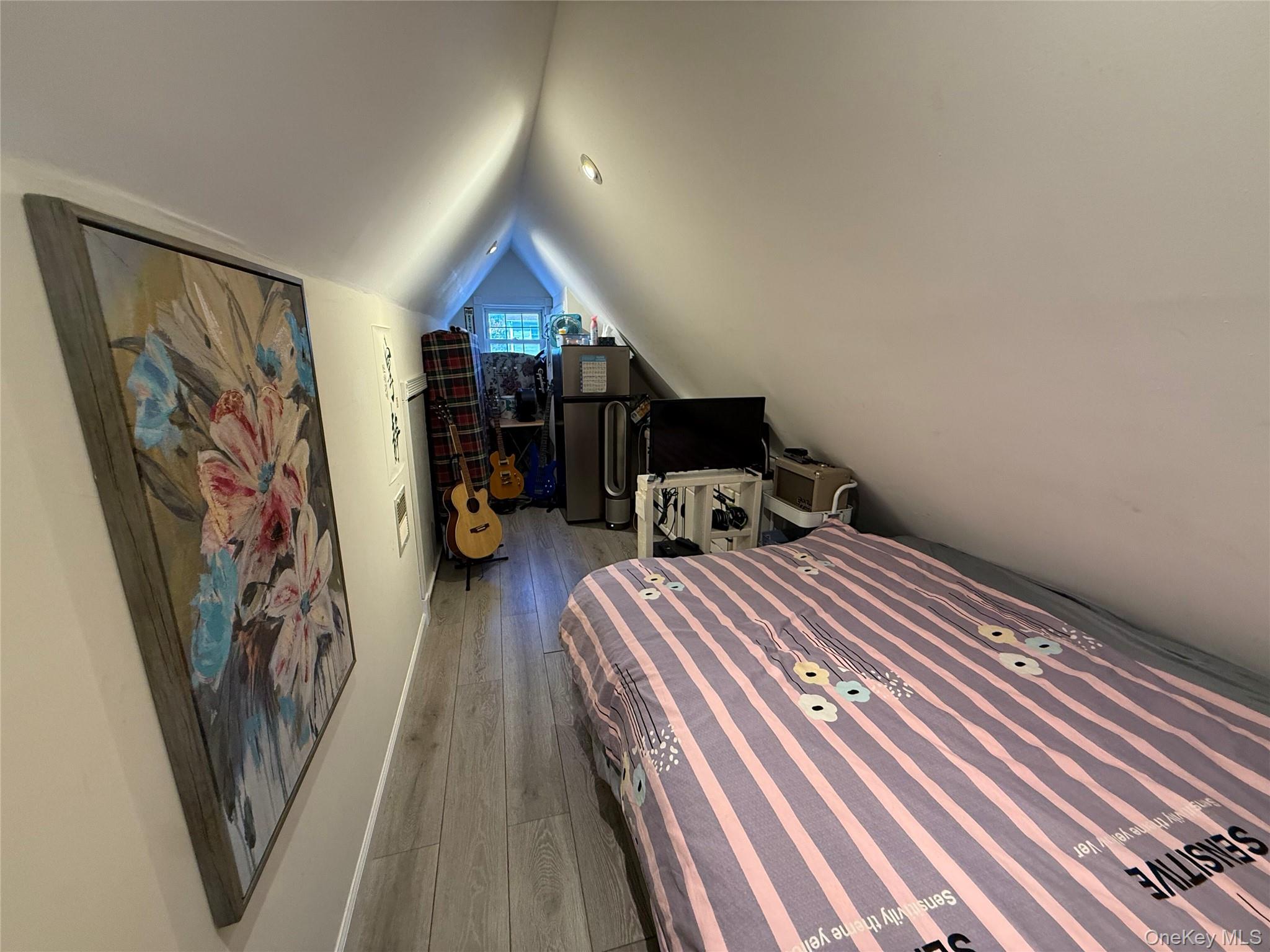 3 Desoto Road, Amity Harbor, NY 11701