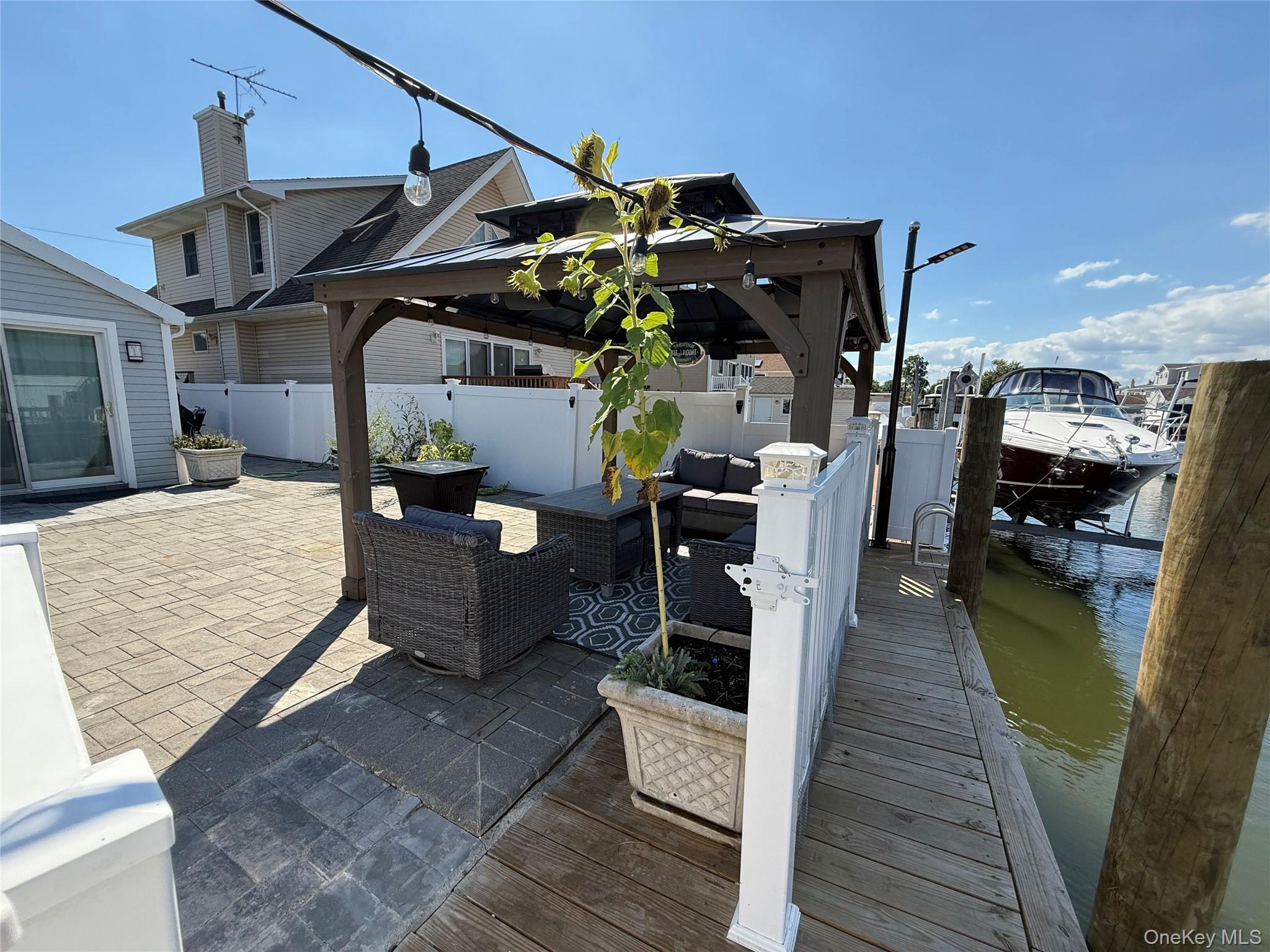 3 Desoto Road, Amity Harbor, NY 11701