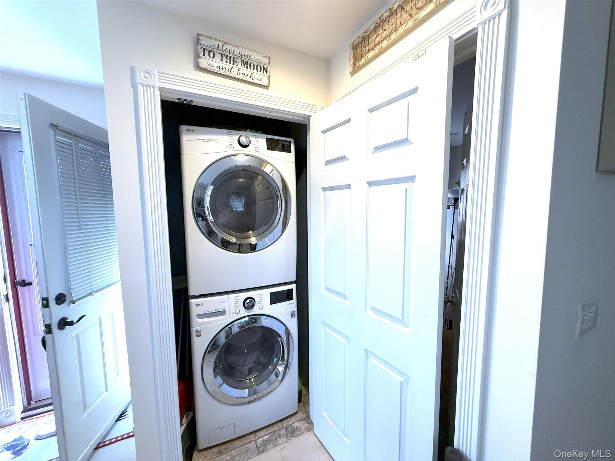 3 Desoto Road, Amity Harbor, NY 11701