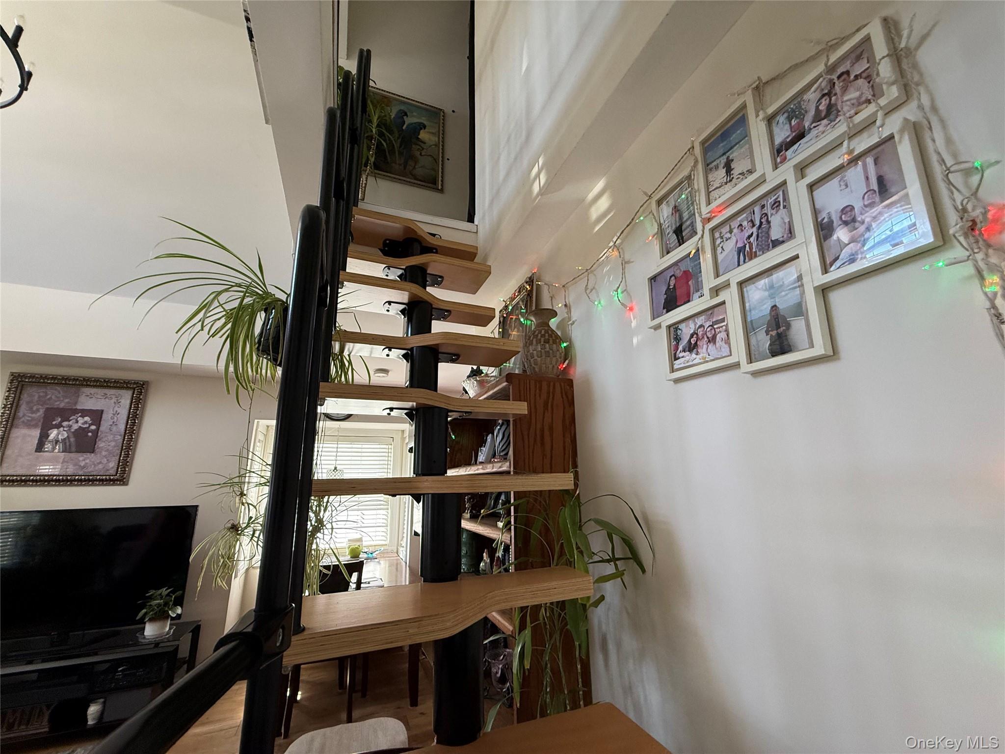 3 Desoto Road, Amity Harbor, NY 11701