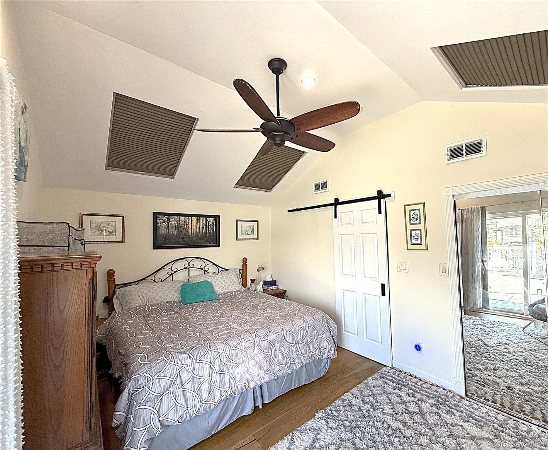 3 Desoto Road, Amity Harbor, NY 11701