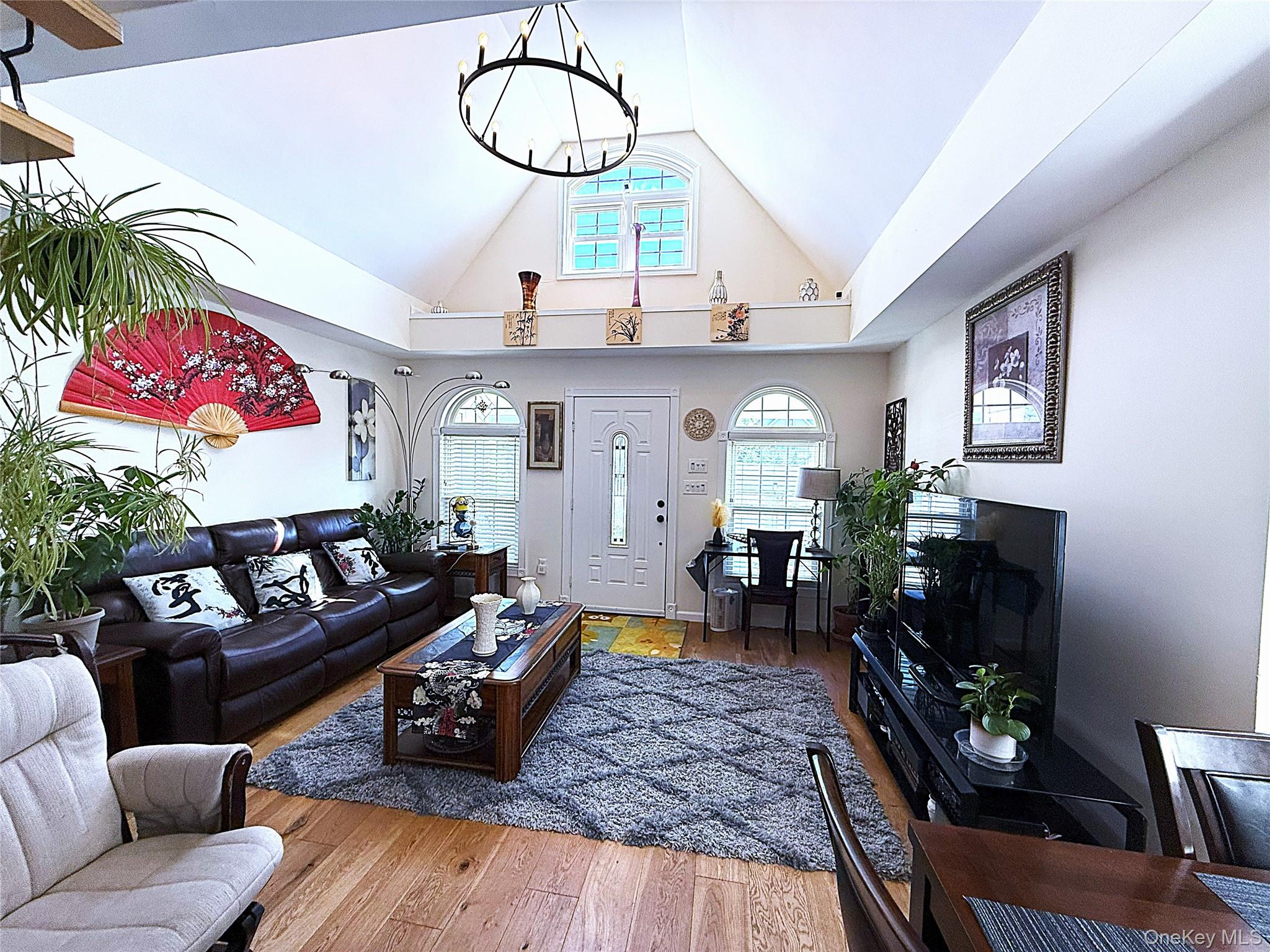 3 Desoto Road, Amity Harbor, NY 11701