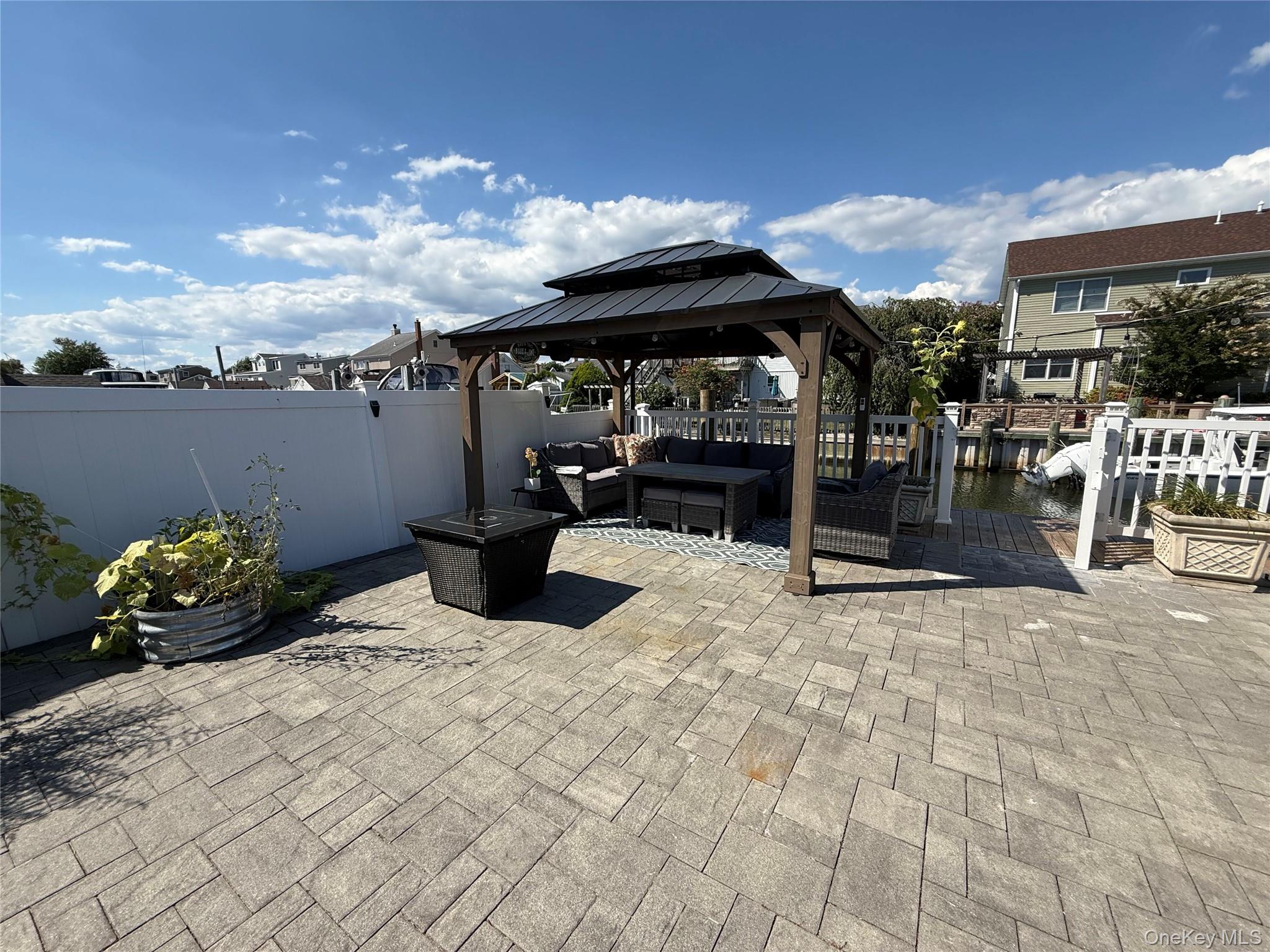 3 Desoto Road, Amity Harbor, NY 11701