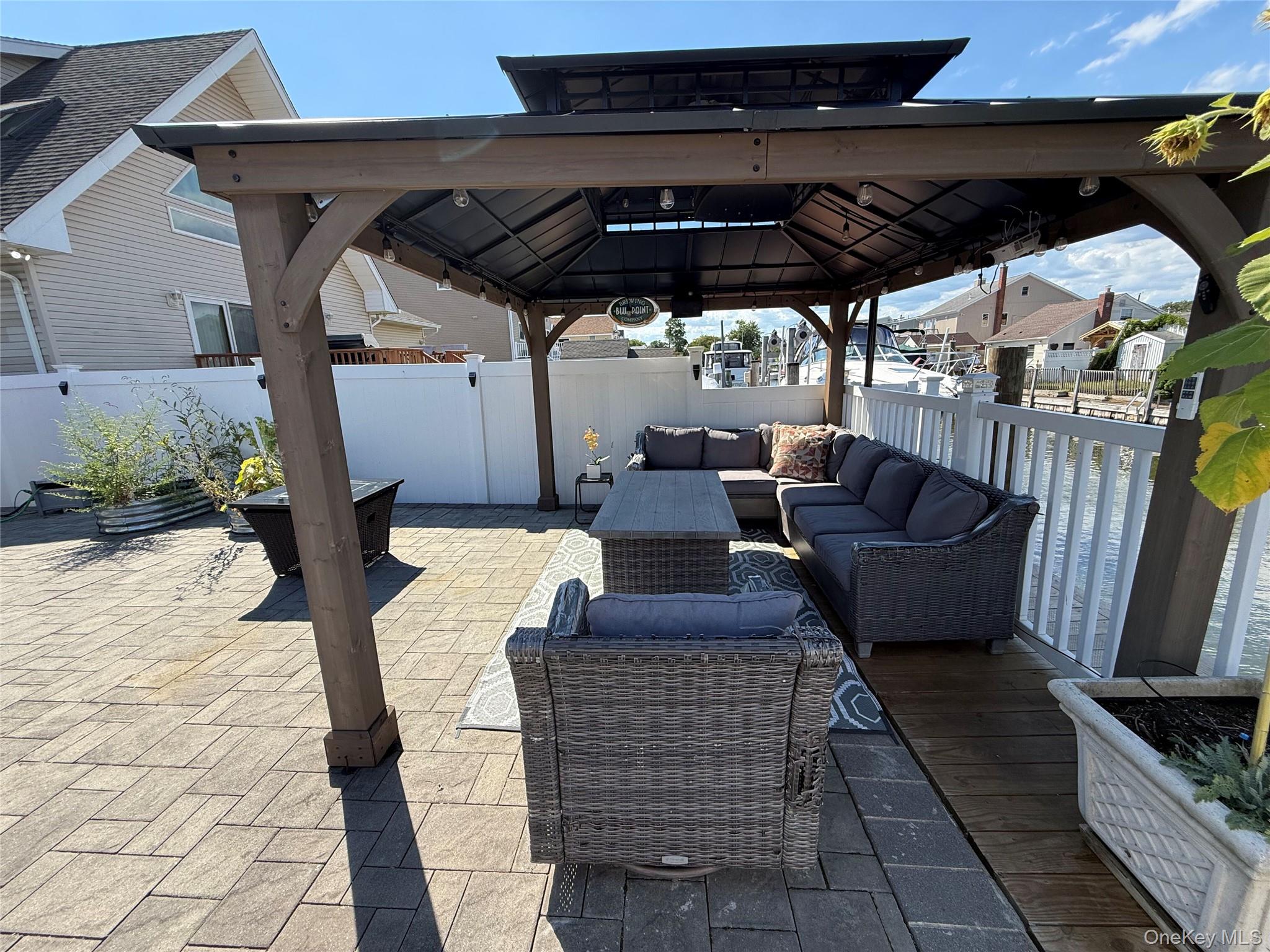 3 Desoto Road, Amity Harbor, NY 11701